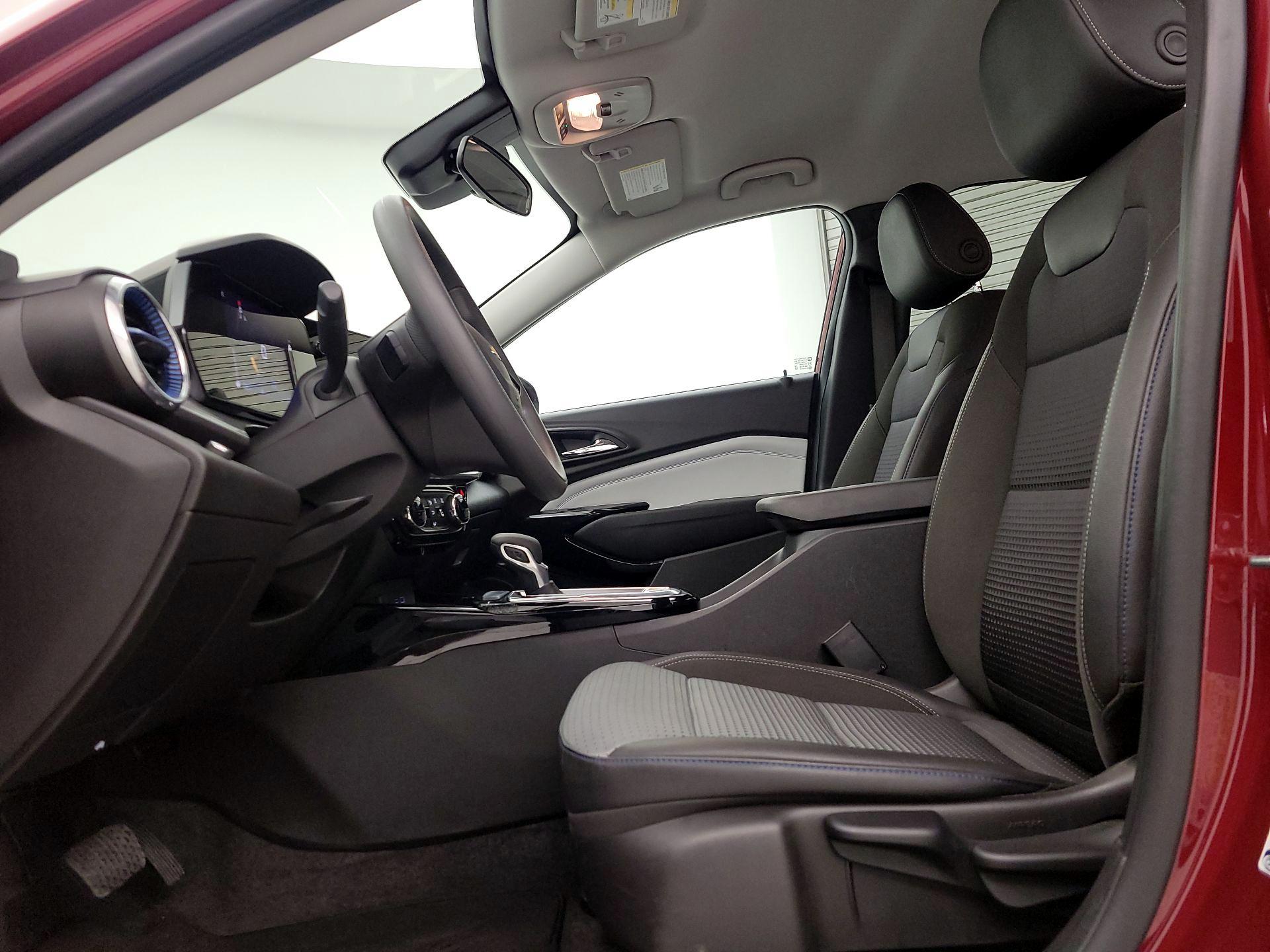 Thumbnail: 2025 Chevrolet Trax - 11