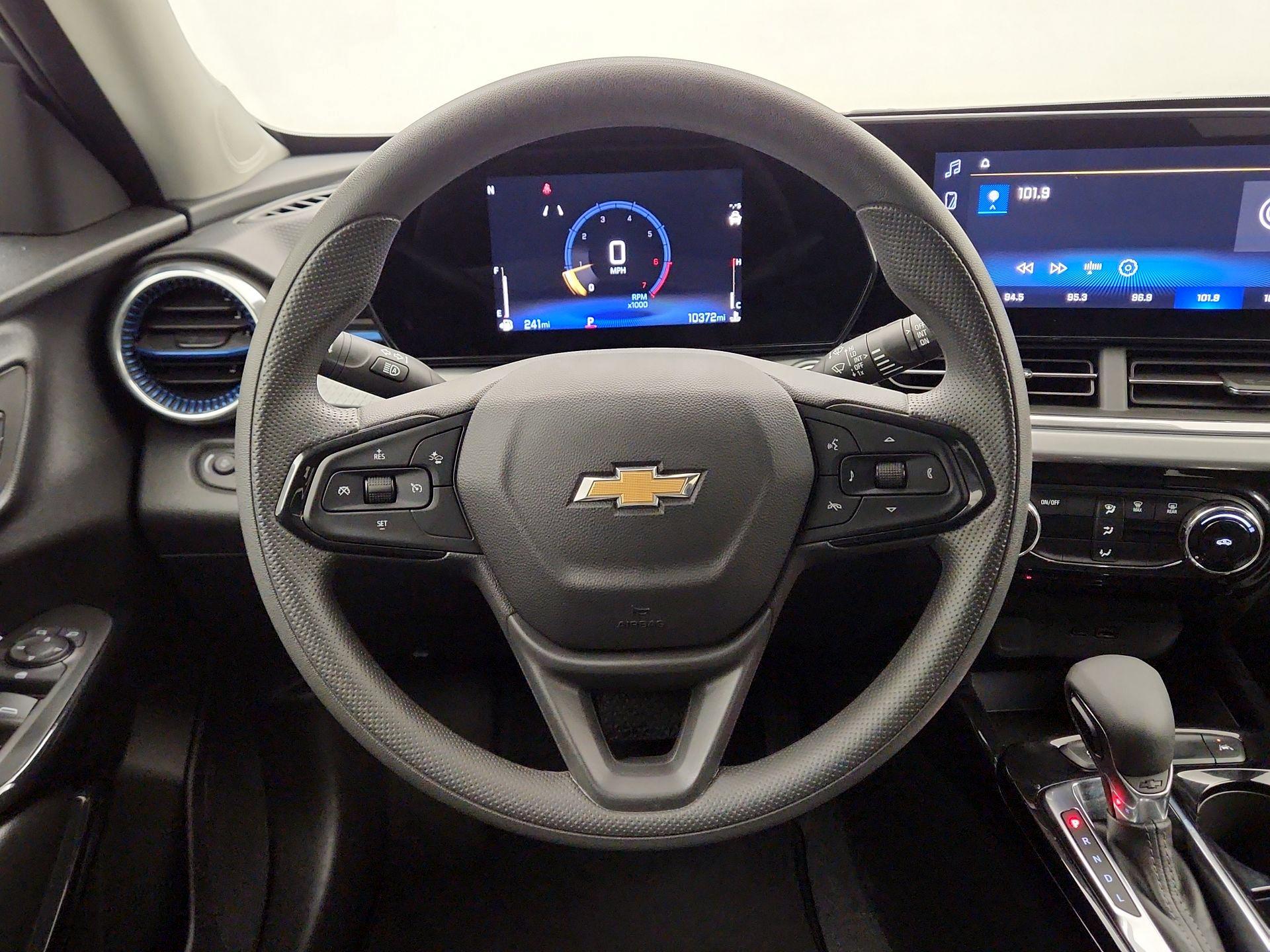 Thumbnail: 2025 Chevrolet Trax - 10