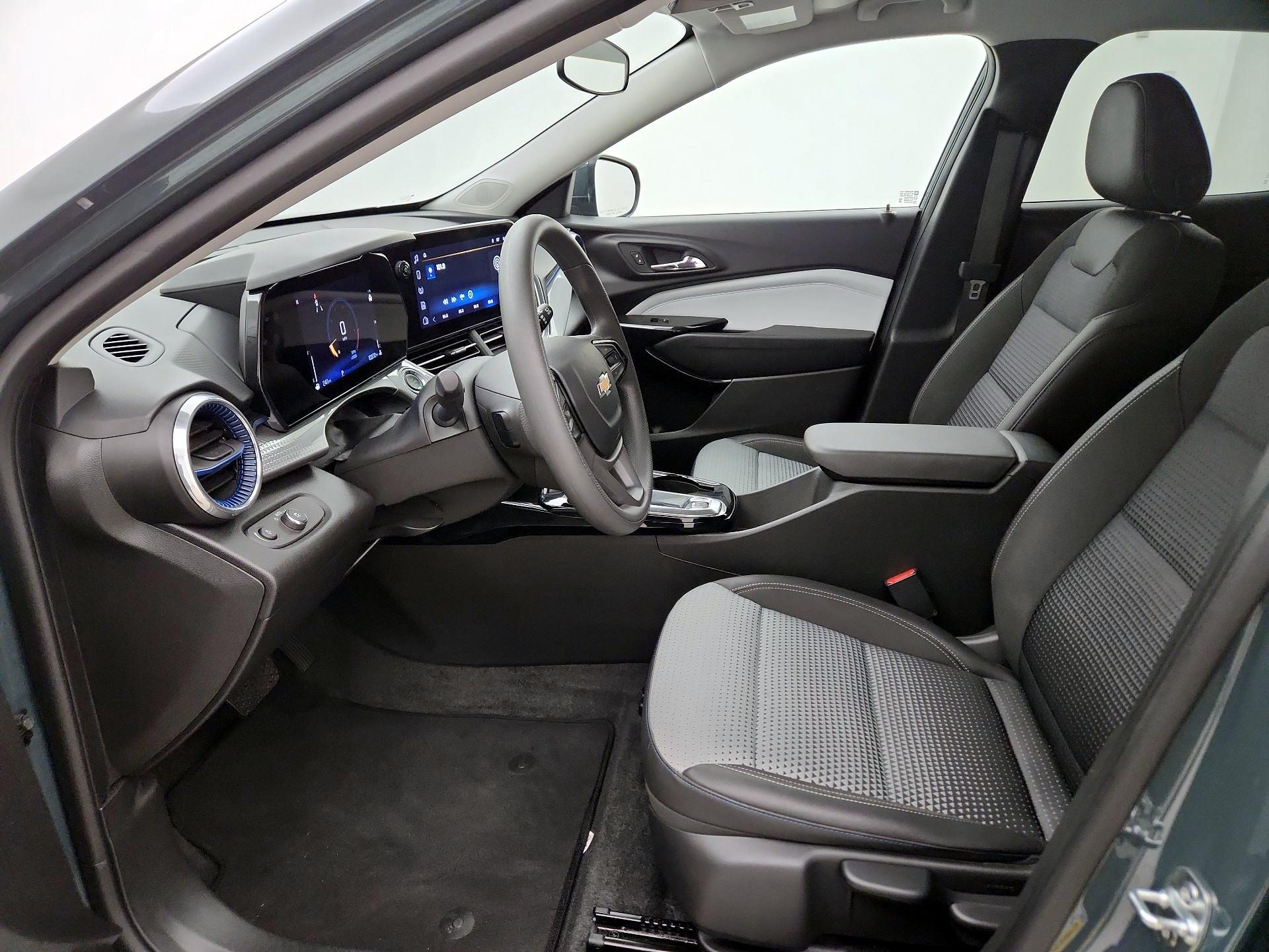 Thumbnail: 2025 Chevrolet Trax - 11