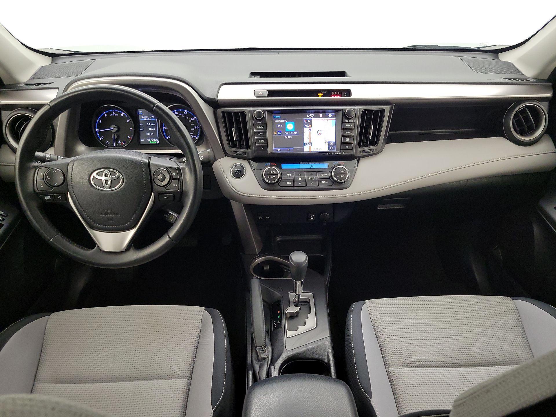 Thumbnail: 2018 Toyota RAV4 - 9