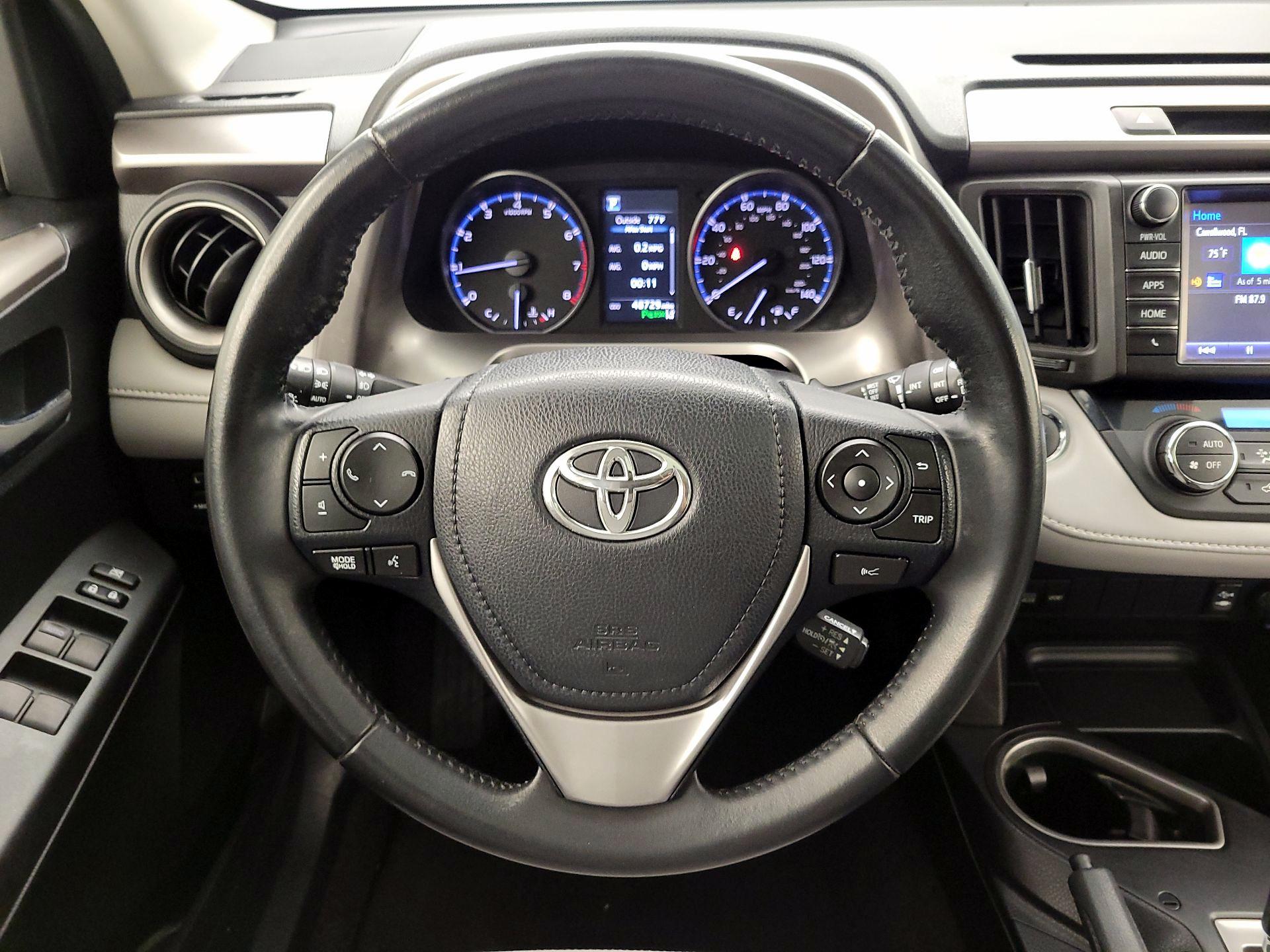 Thumbnail: 2018 Toyota RAV4 - 10