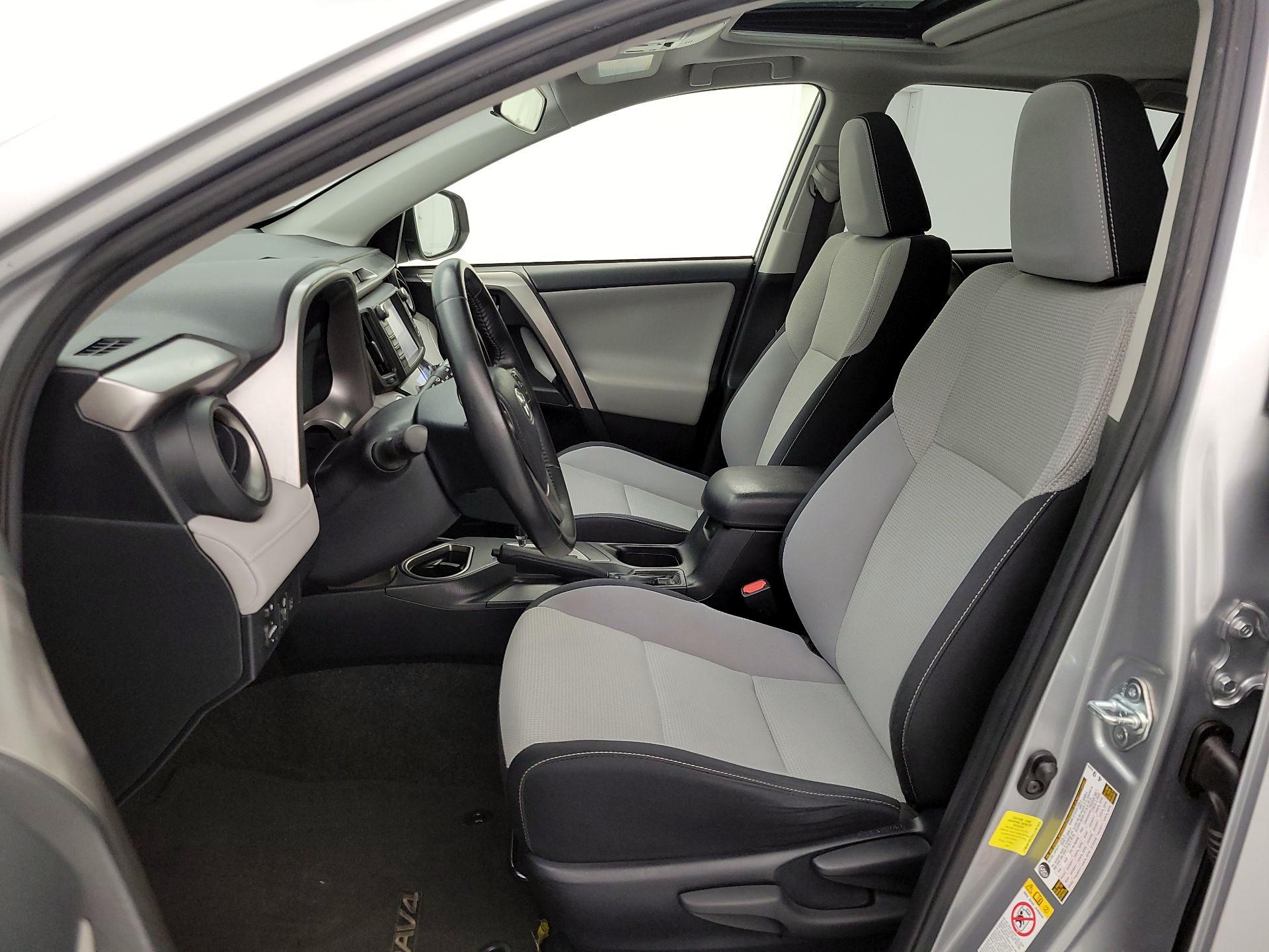 Thumbnail: 2018 Toyota RAV4 - 11