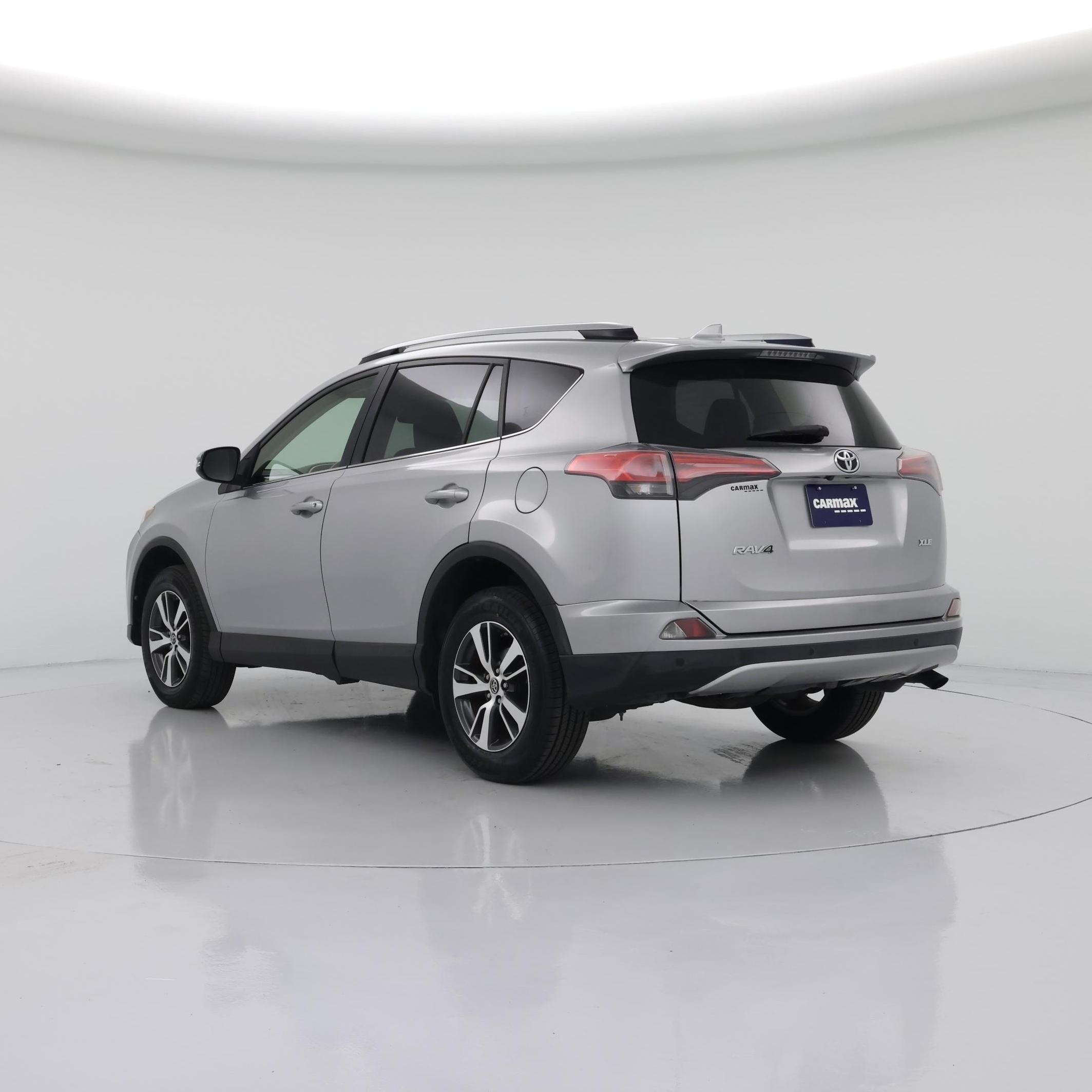 Thumbnail: 2018 Toyota RAV4 - 2