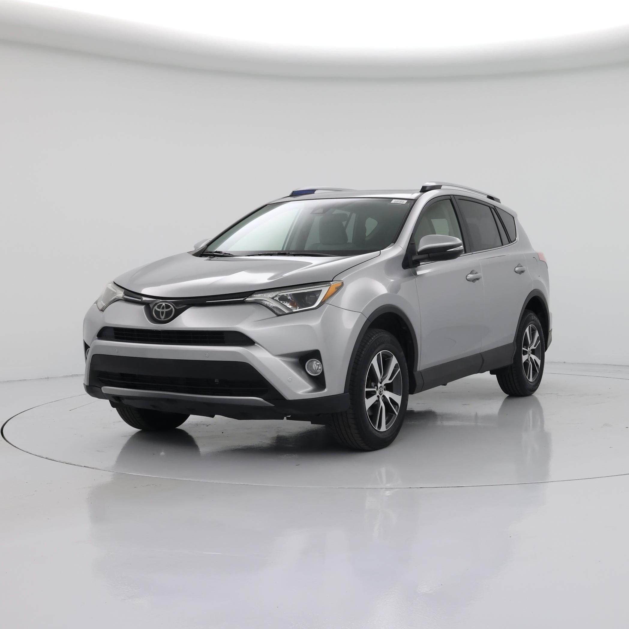 Thumbnail: 2018 Toyota RAV4 - 4
