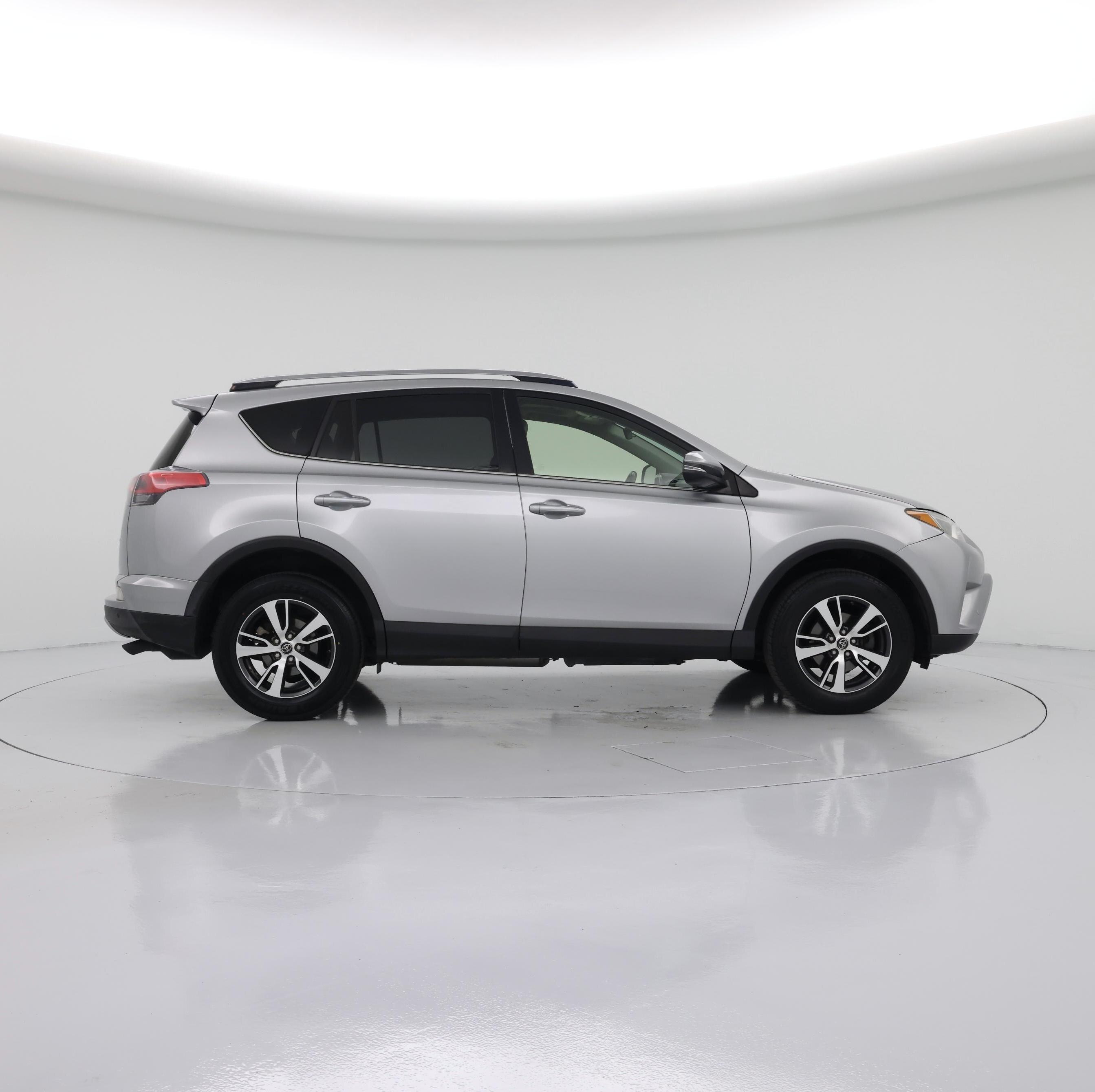 Thumbnail: 2018 Toyota RAV4 - 7