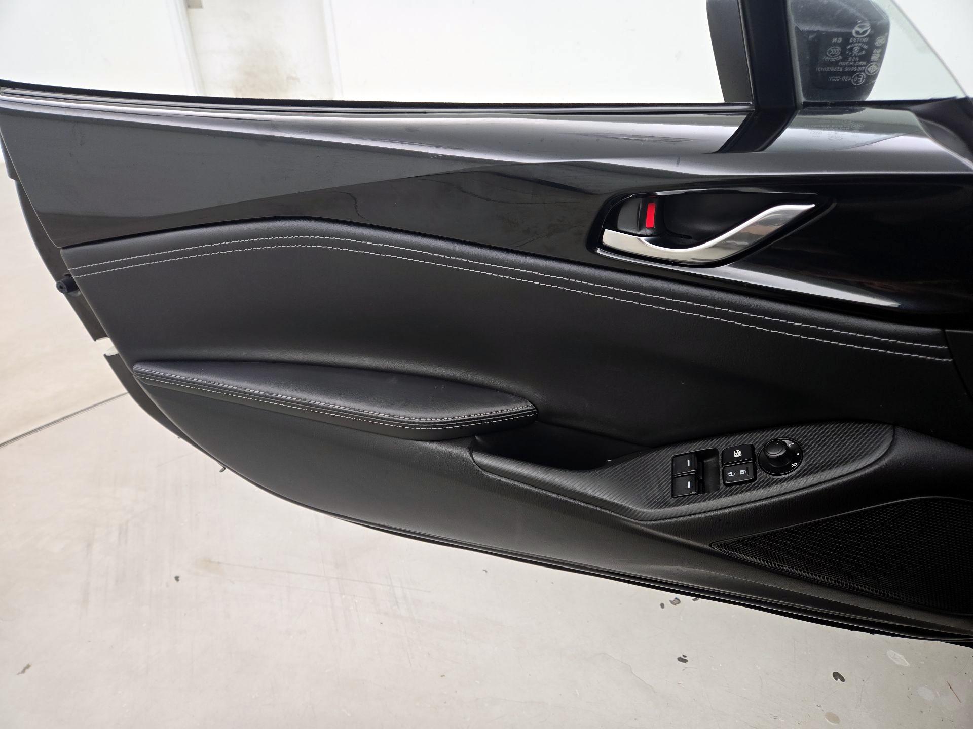 Thumbnail: 2022 Mazda MX-5 Miata - 12