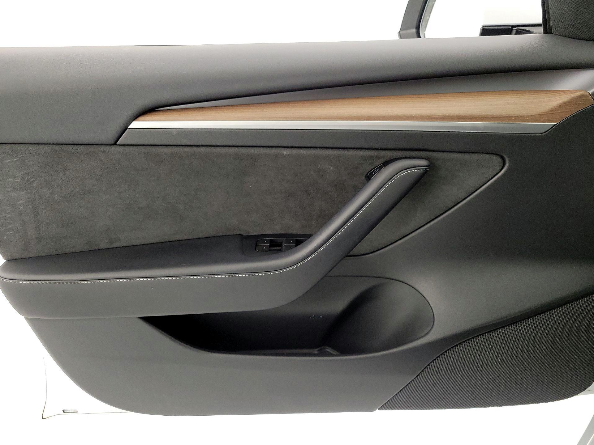 Thumbnail: 2023 Tesla Model 3 - 12