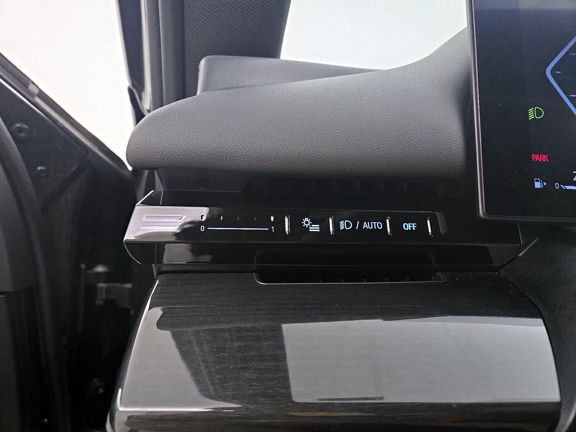 Thumbnail: 2025 BMW 5 Series - 13