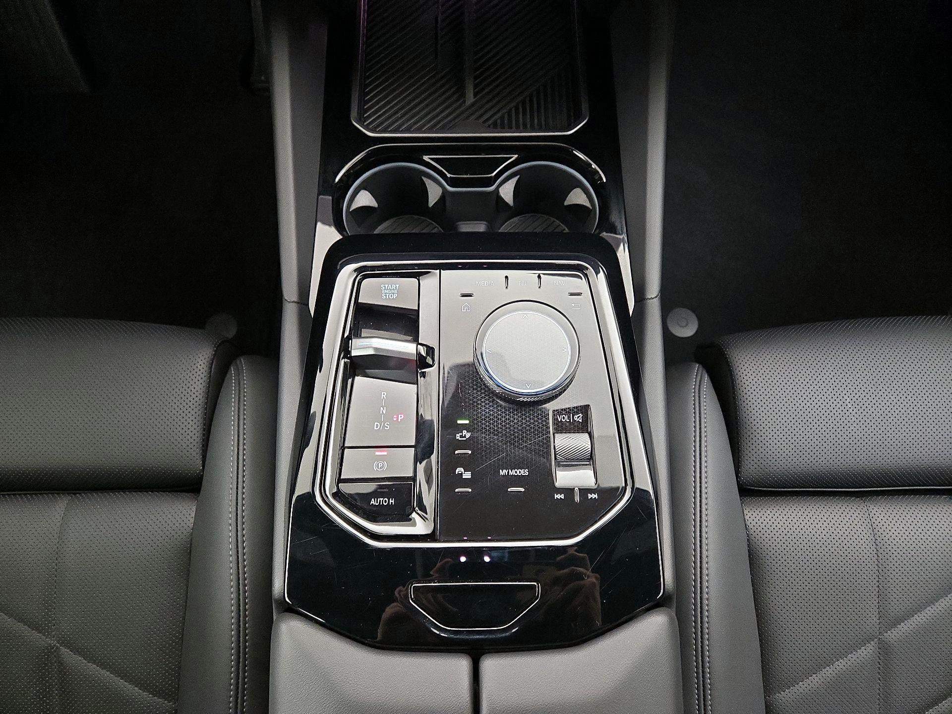 Thumbnail: 2025 BMW 5 Series - 18