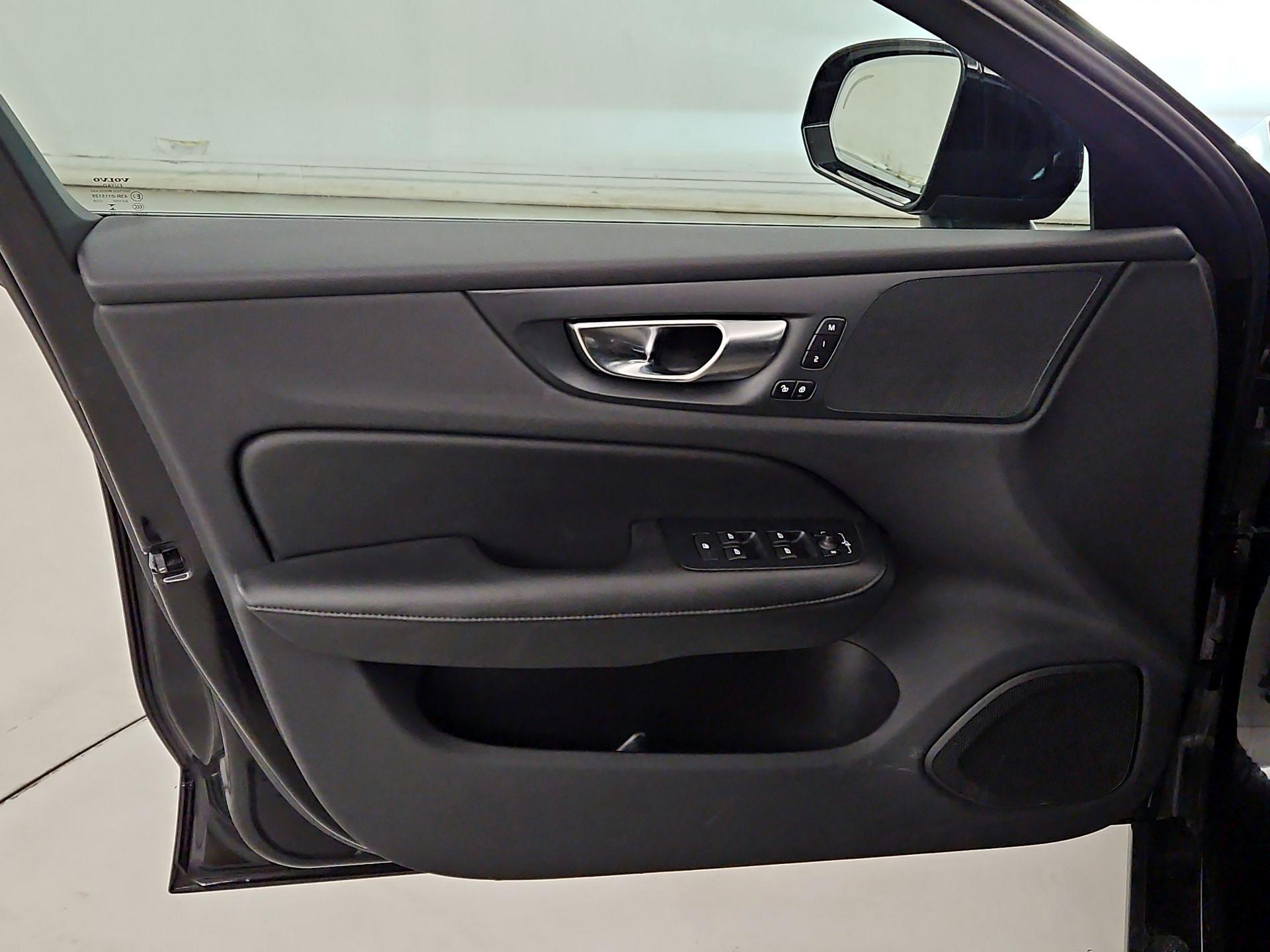 Thumbnail: 2024 Volvo S60 - 12