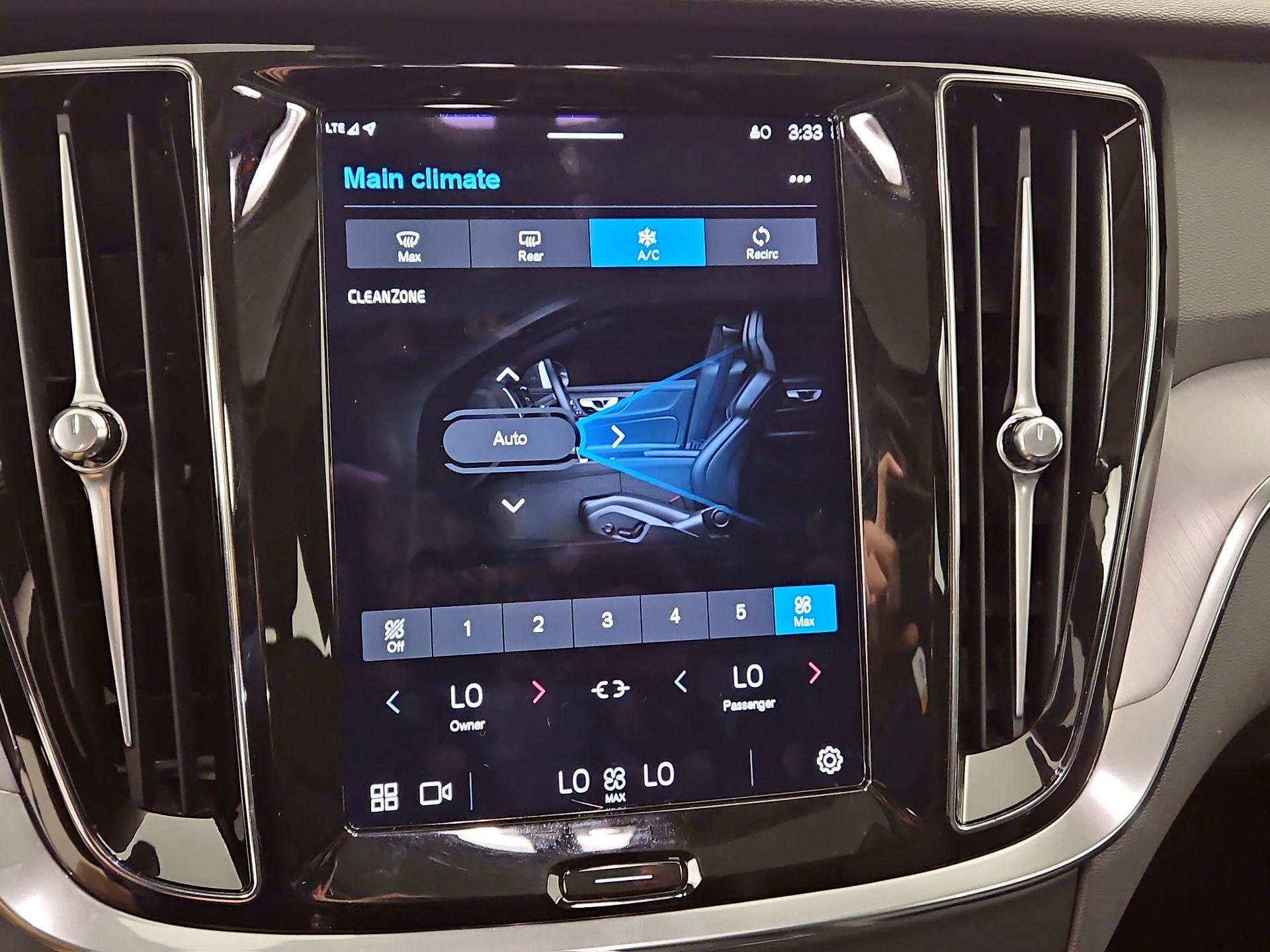 Thumbnail: 2024 Volvo S60 - 16