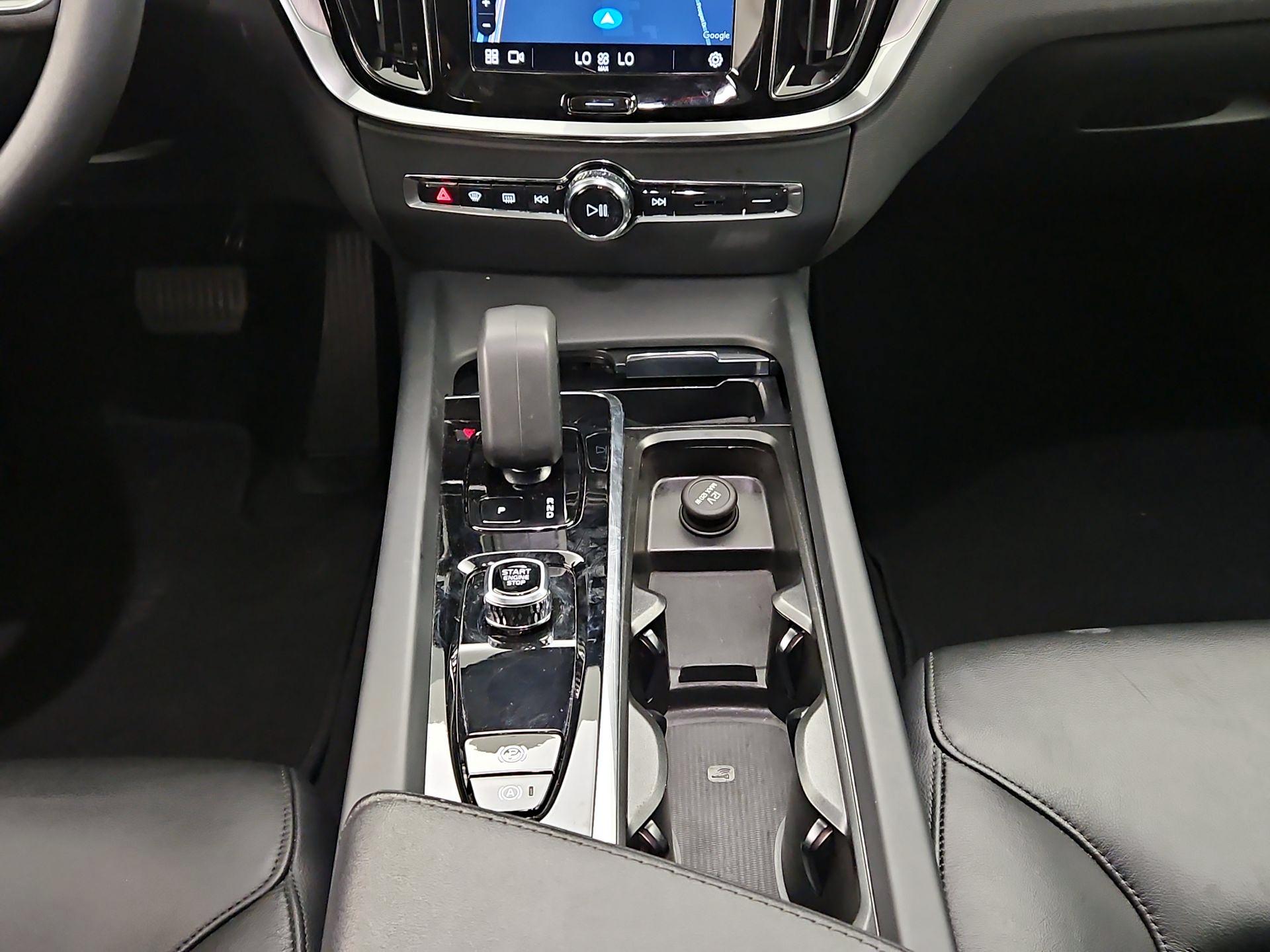 Thumbnail: 2024 Volvo S60 - 17