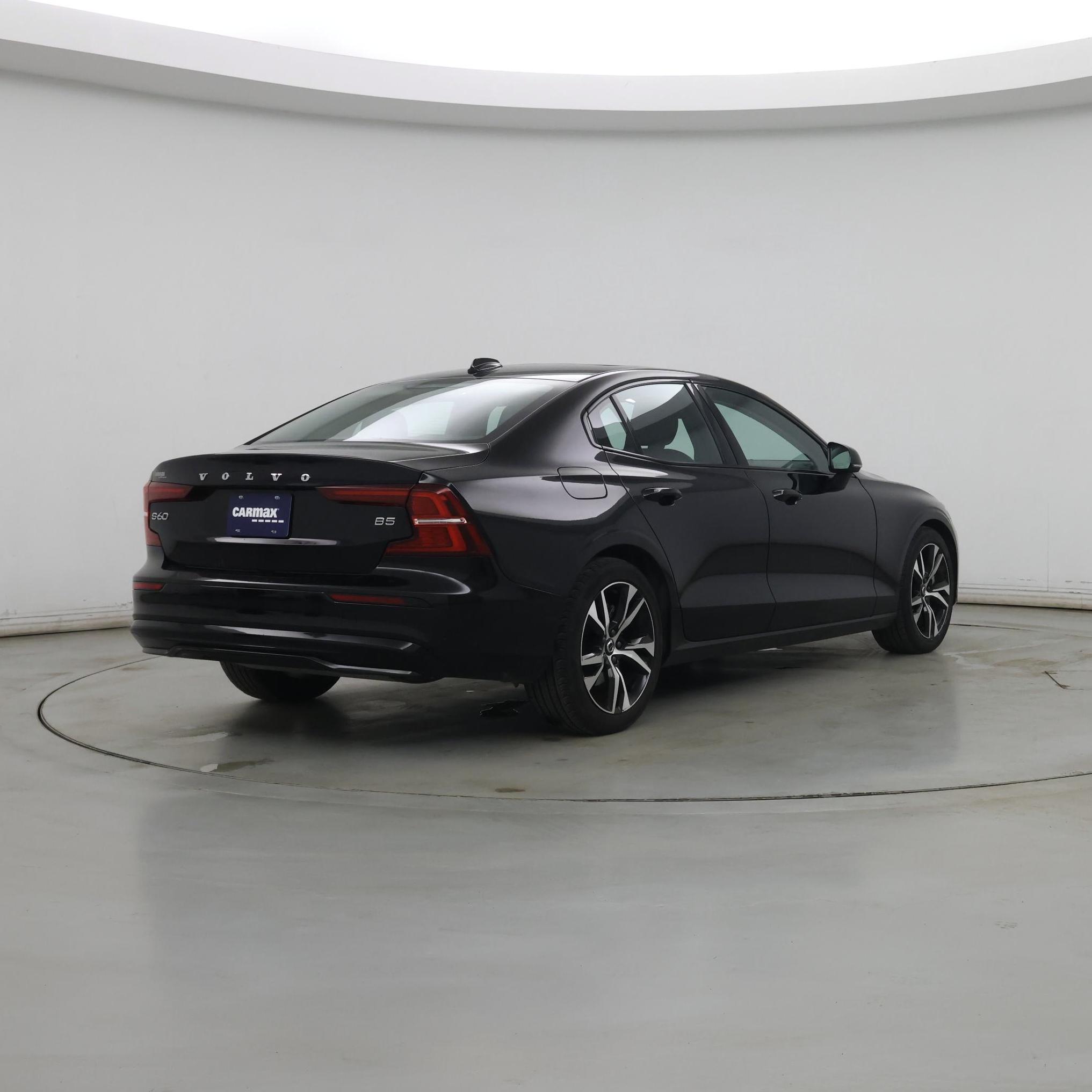 Thumbnail: 2024 Volvo S60 - 8