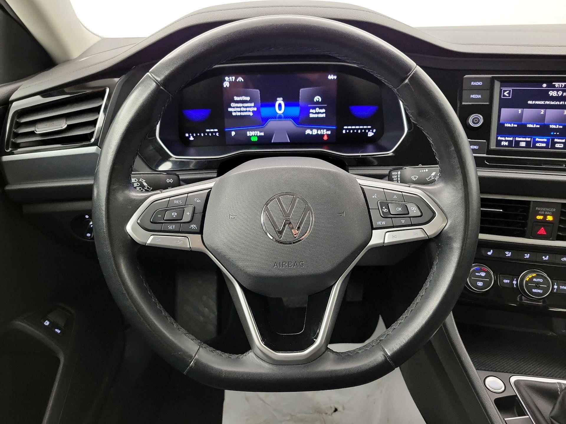 Thumbnail: 2024 Volkswagen Jetta - 10