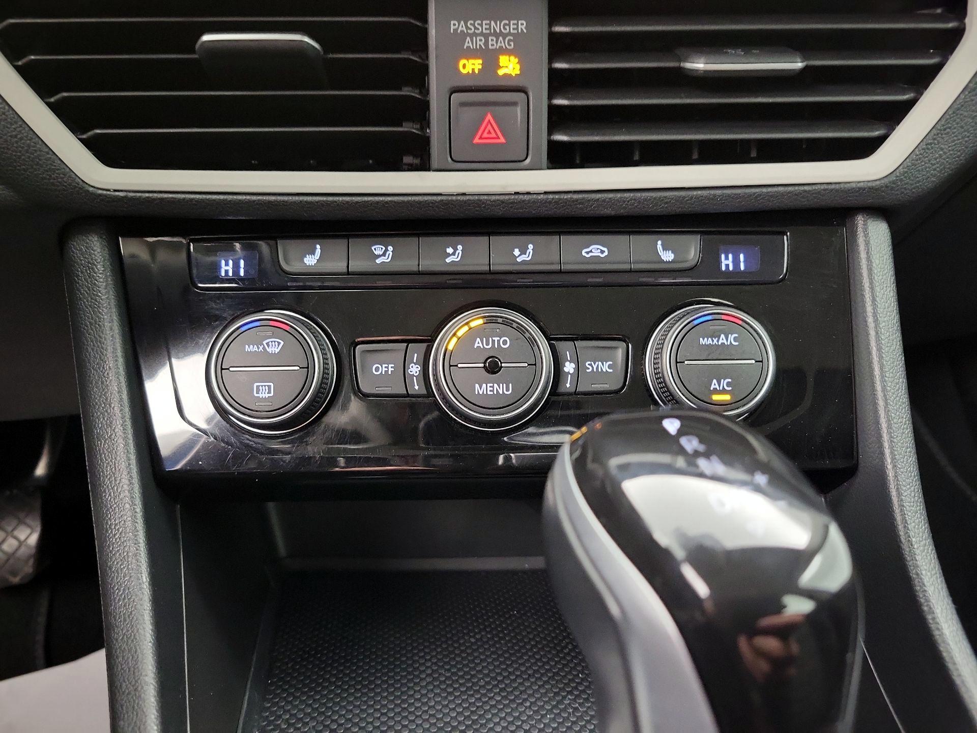 Thumbnail: 2024 Volkswagen Jetta - 16