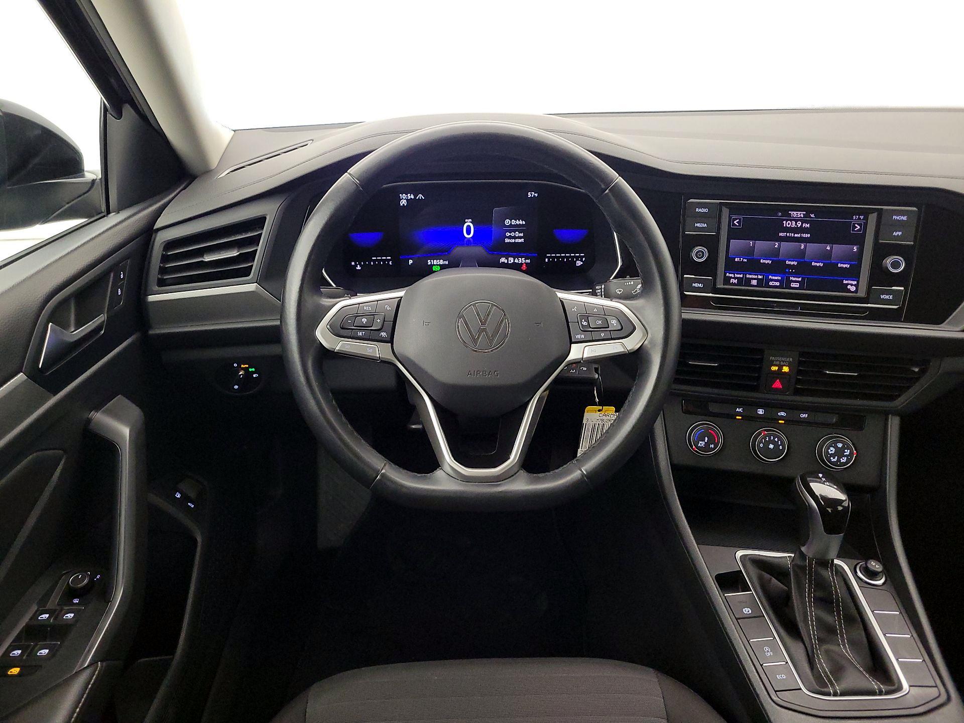 Thumbnail: 2024 Volkswagen Jetta - 10