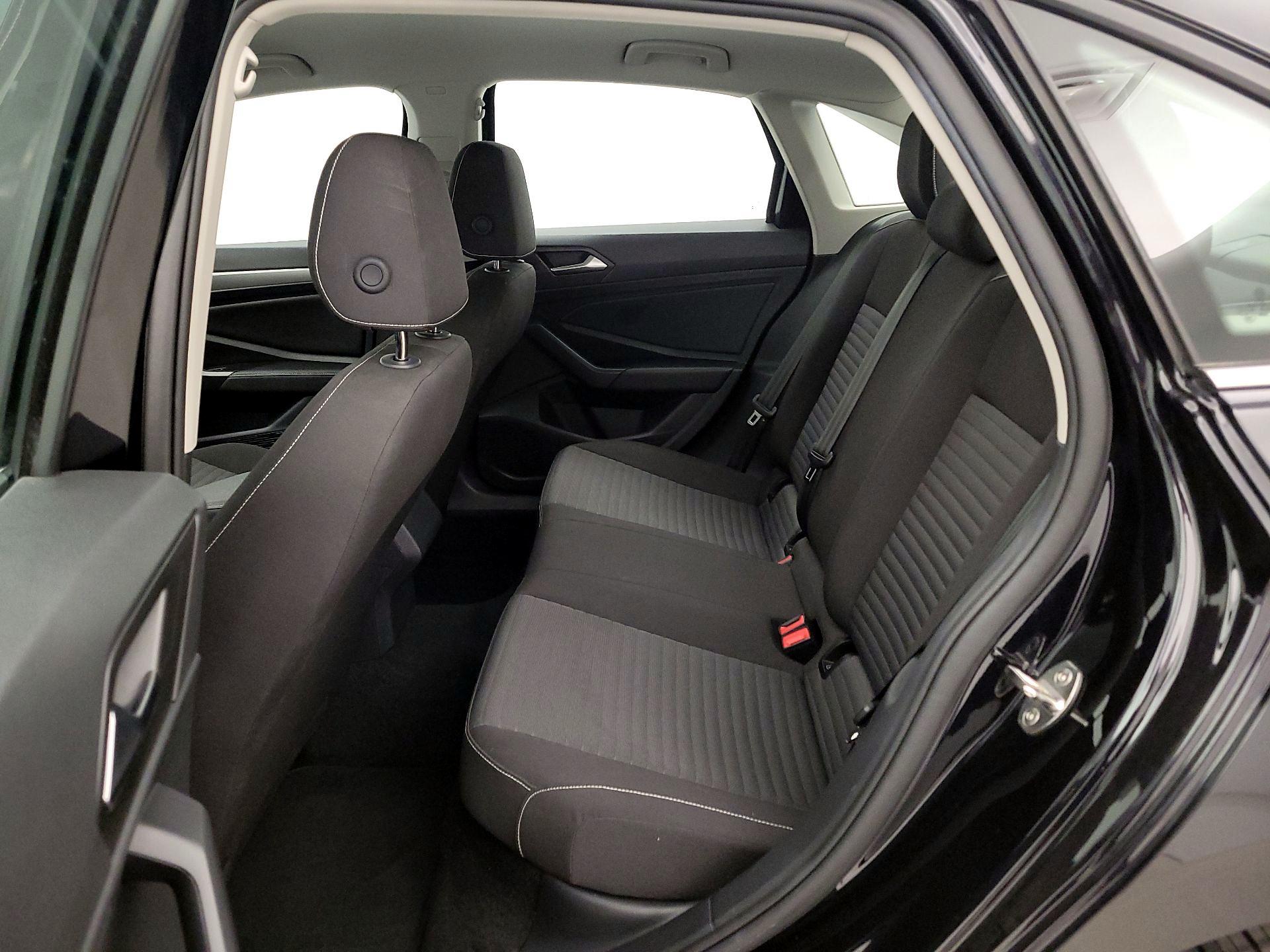 Thumbnail: 2024 Volkswagen Jetta - 19