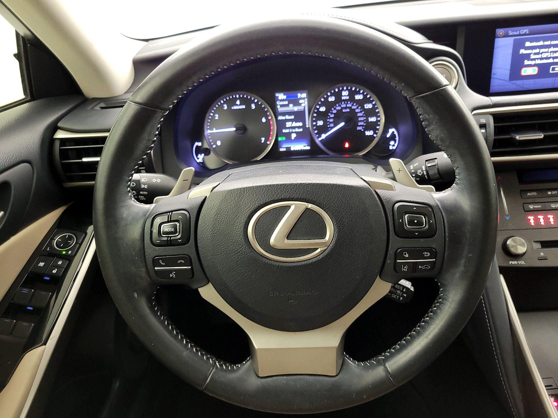 Thumbnail: 2019 Lexus IS - 10