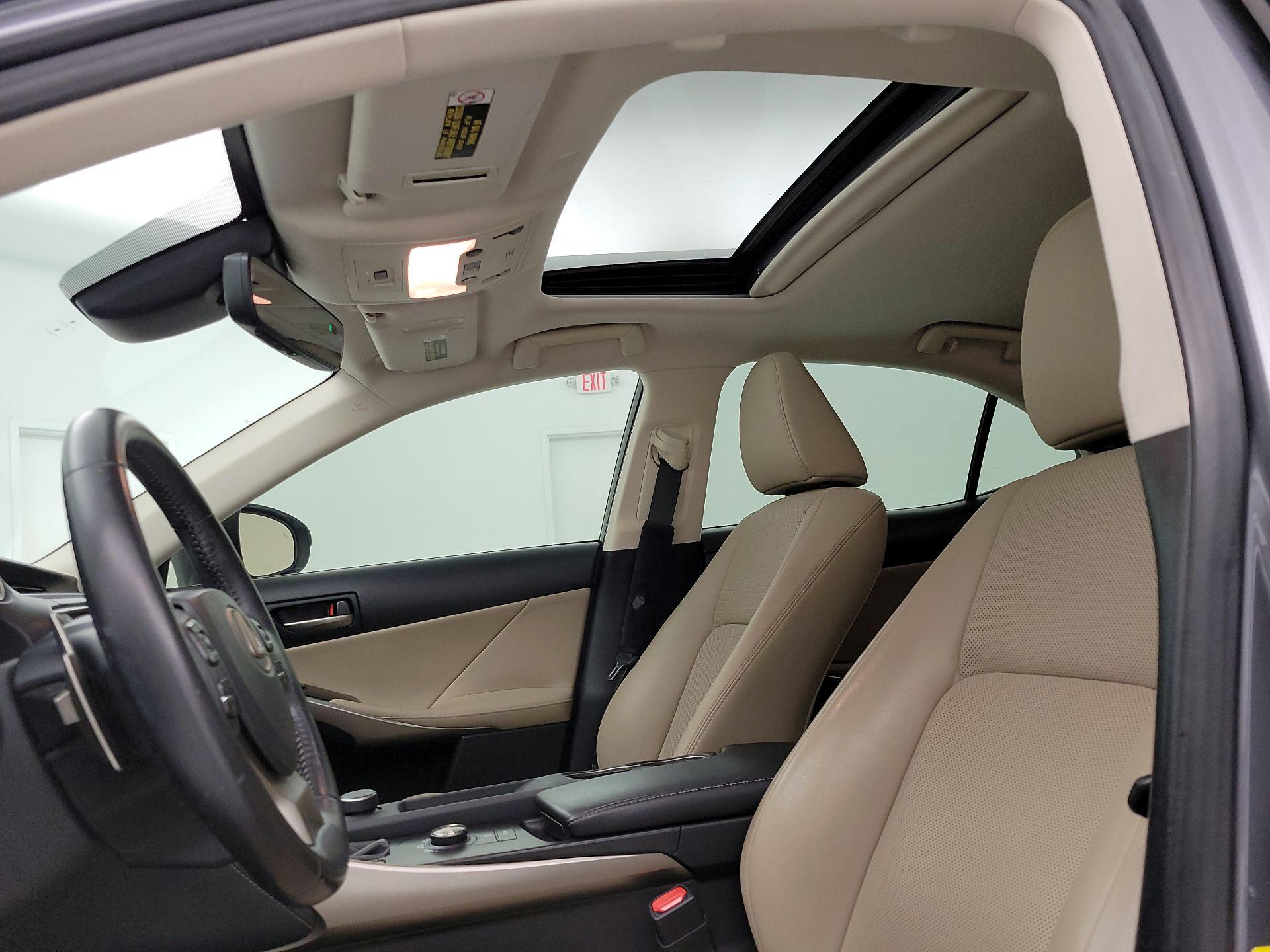 Thumbnail: 2019 Lexus IS - 19