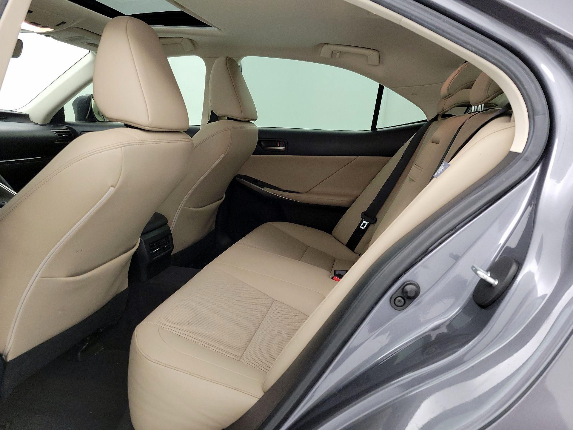 Thumbnail: 2019 Lexus IS - 20