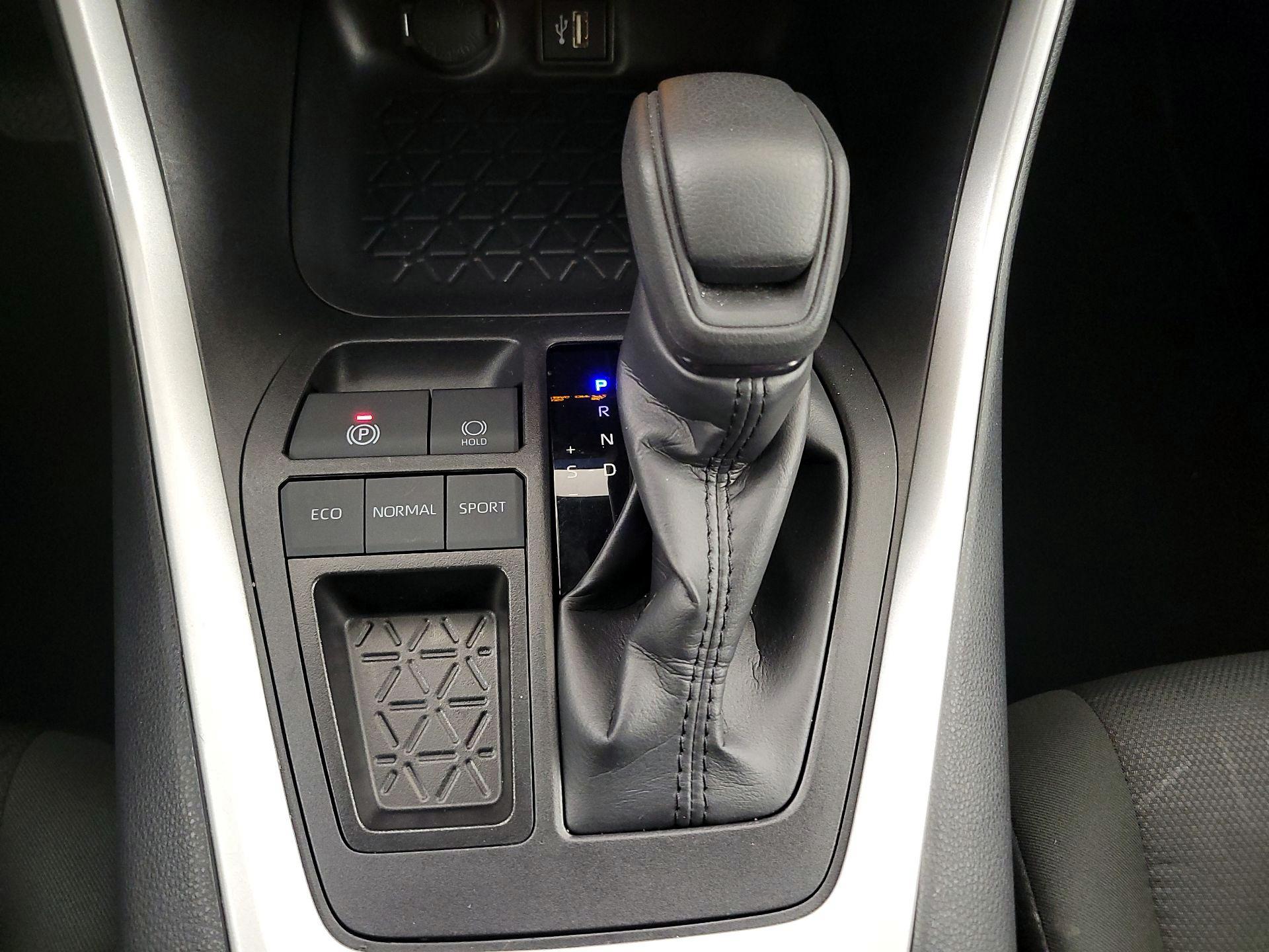 Thumbnail: 2025 Toyota RAV4 - 17