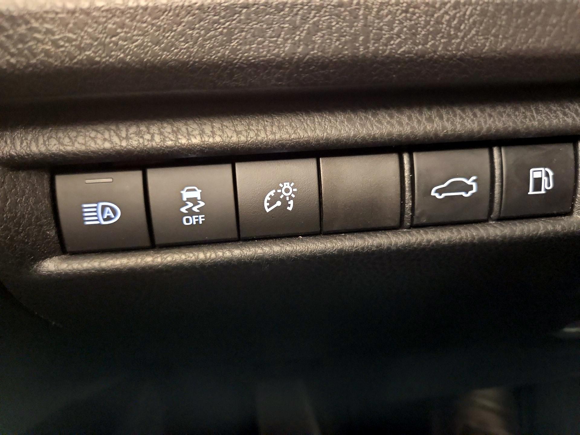 Thumbnail: 2025 Toyota Camry - 13