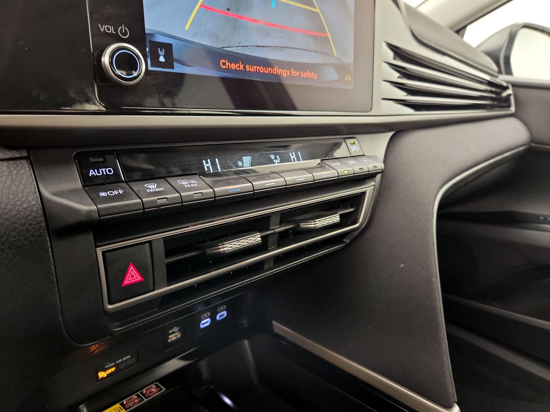 Thumbnail: 2025 Toyota Camry - 16