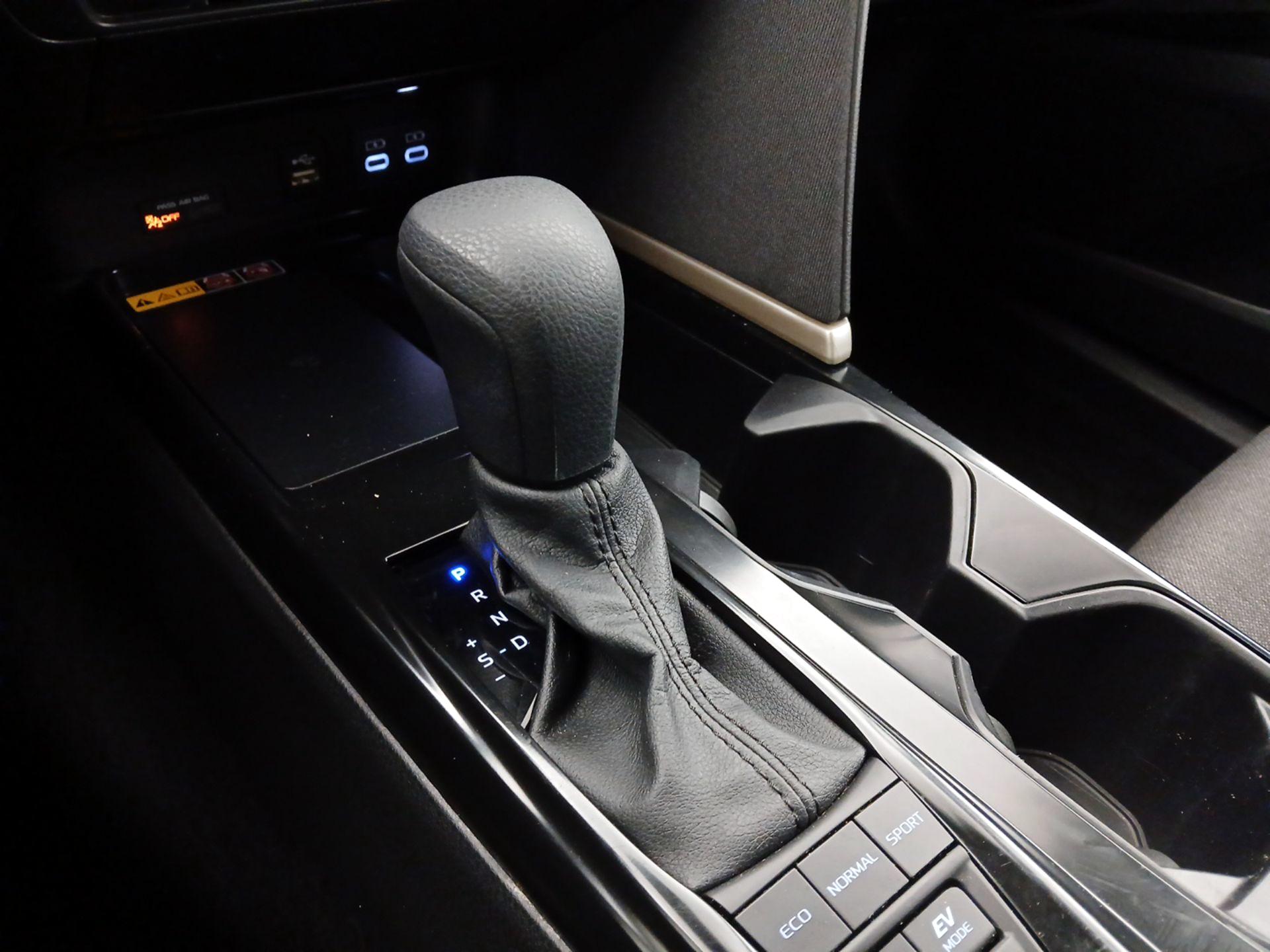 Thumbnail: 2025 Toyota Camry - 17