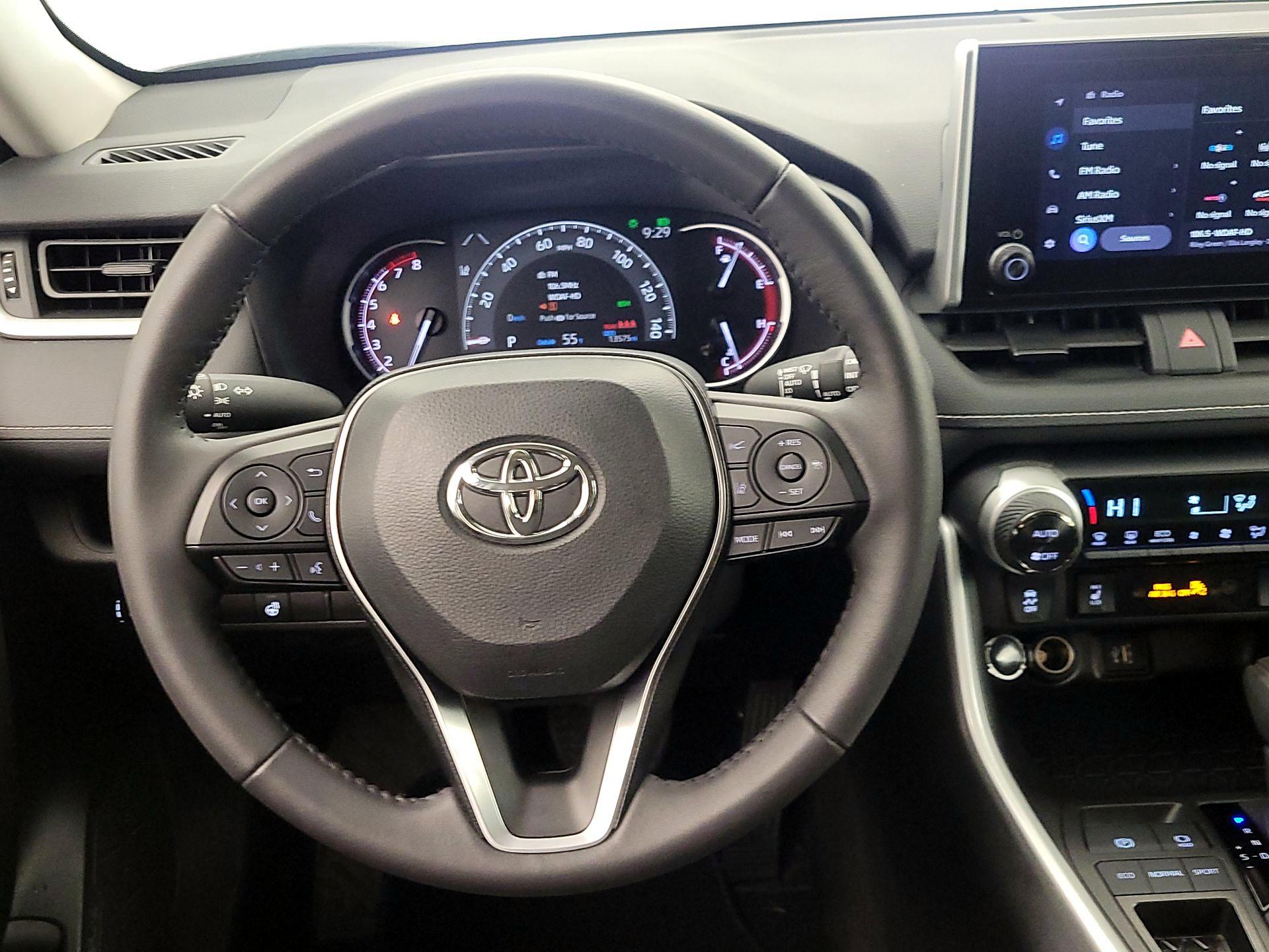 Thumbnail: 2025 Toyota RAV4 - 10