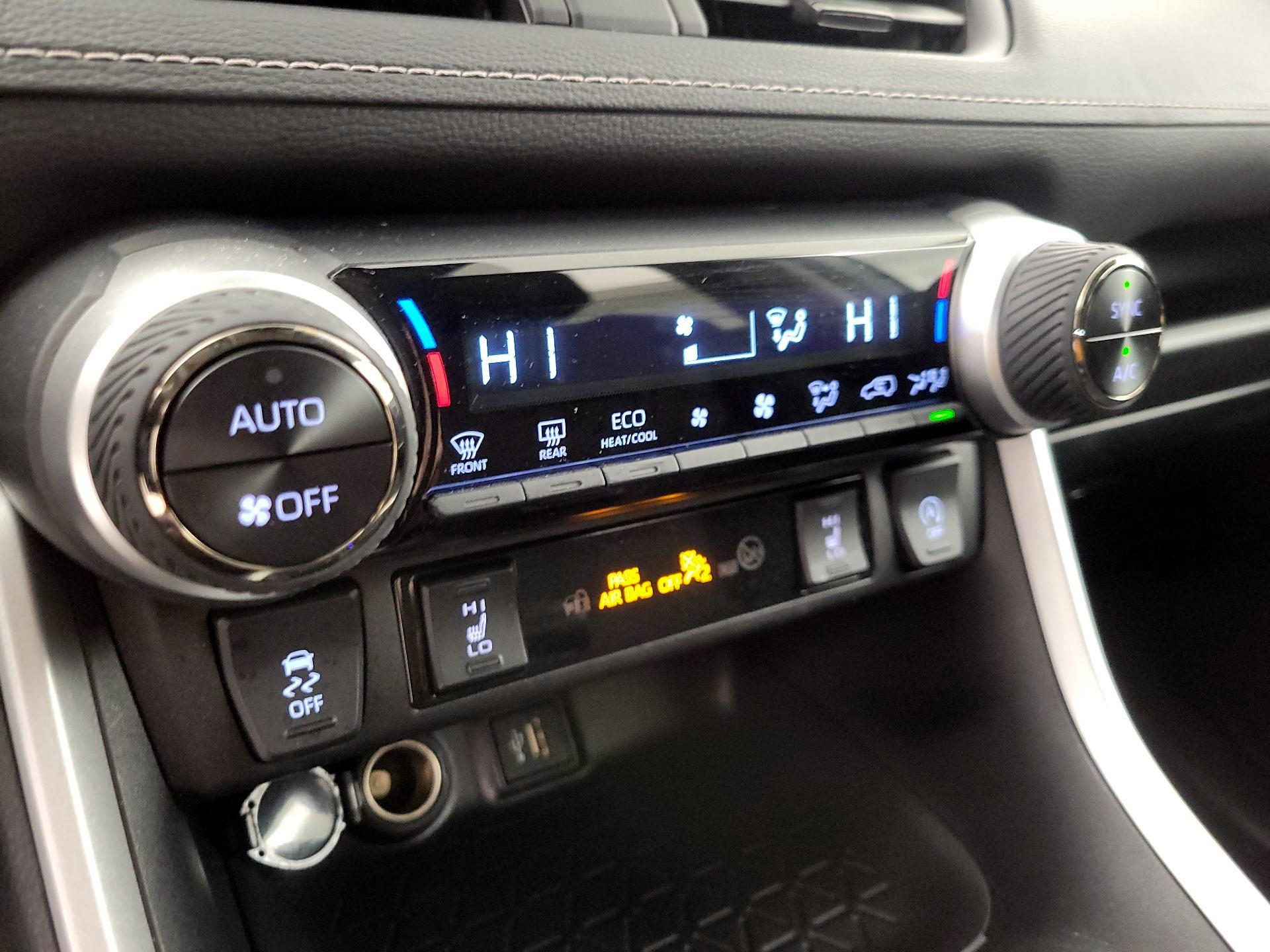 Thumbnail: 2025 Toyota RAV4 - 15