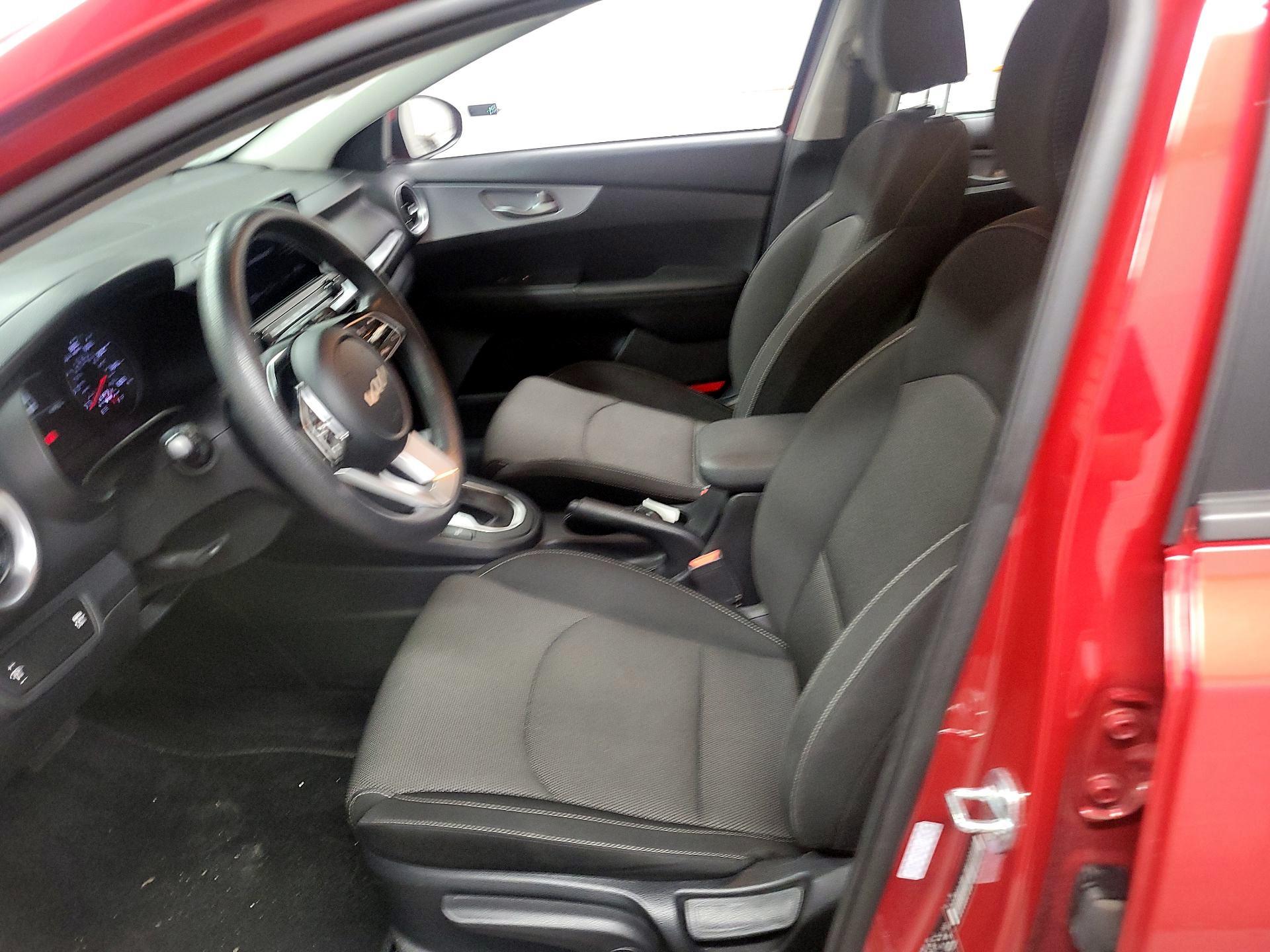 Thumbnail: 2024 Kia Forte - 9