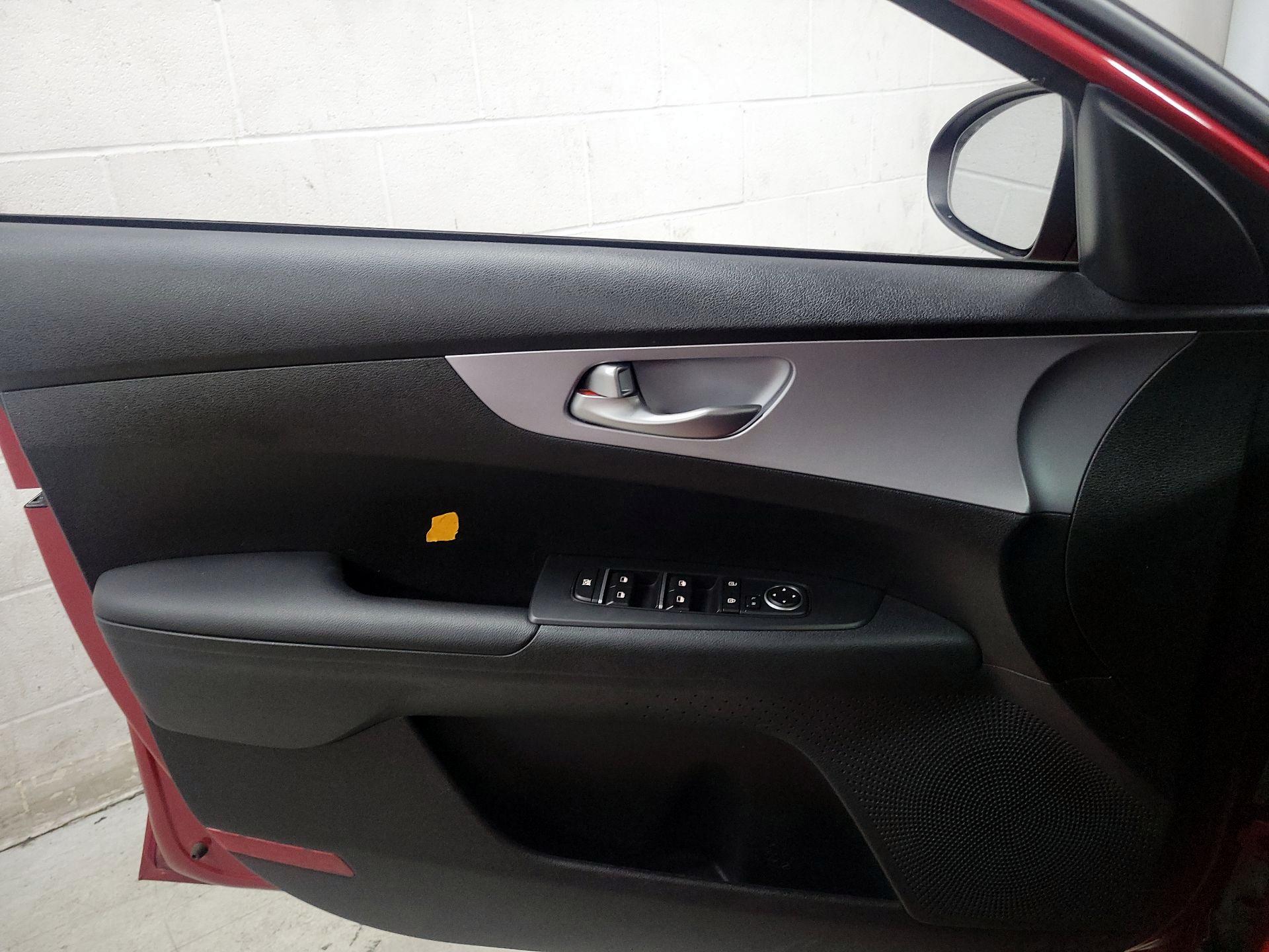 Thumbnail: 2024 Kia Forte - 10