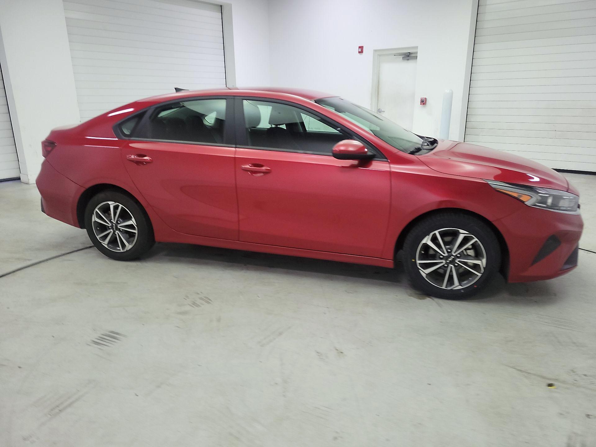 Thumbnail: 2024 Kia Forte - 4