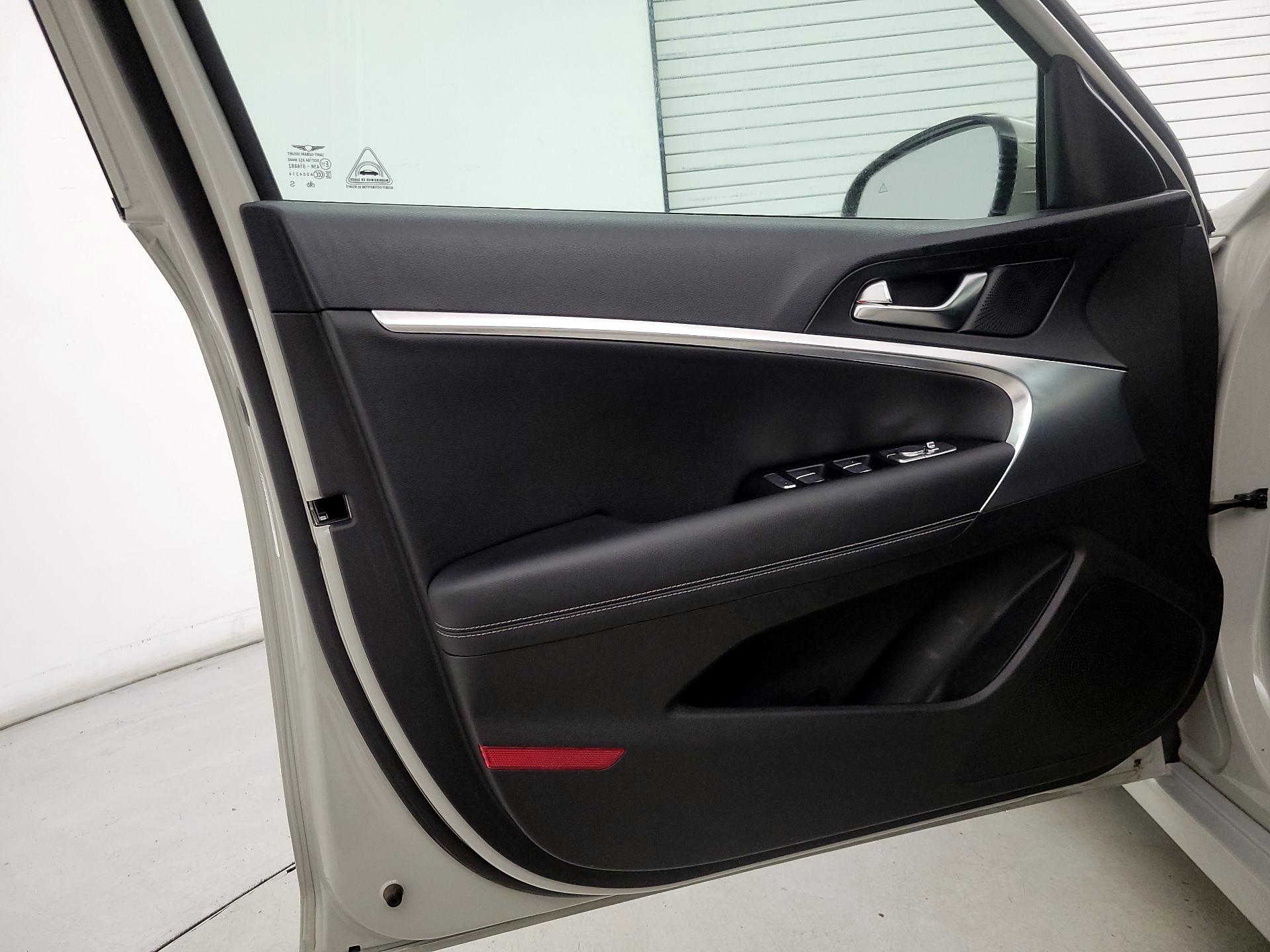 Thumbnail: 2025 Genesis G70 - 12