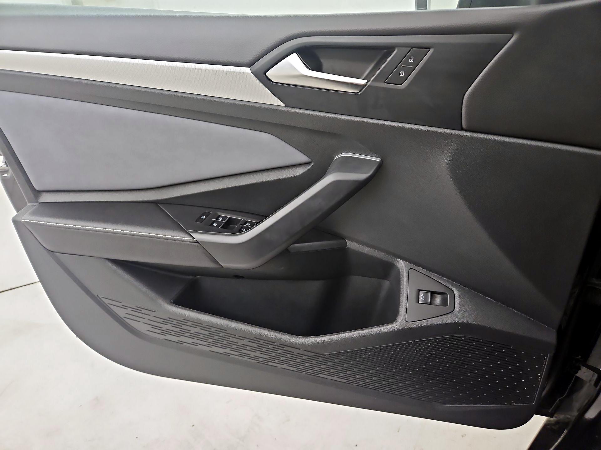 Thumbnail: 2025 Volkswagen Jetta - 12