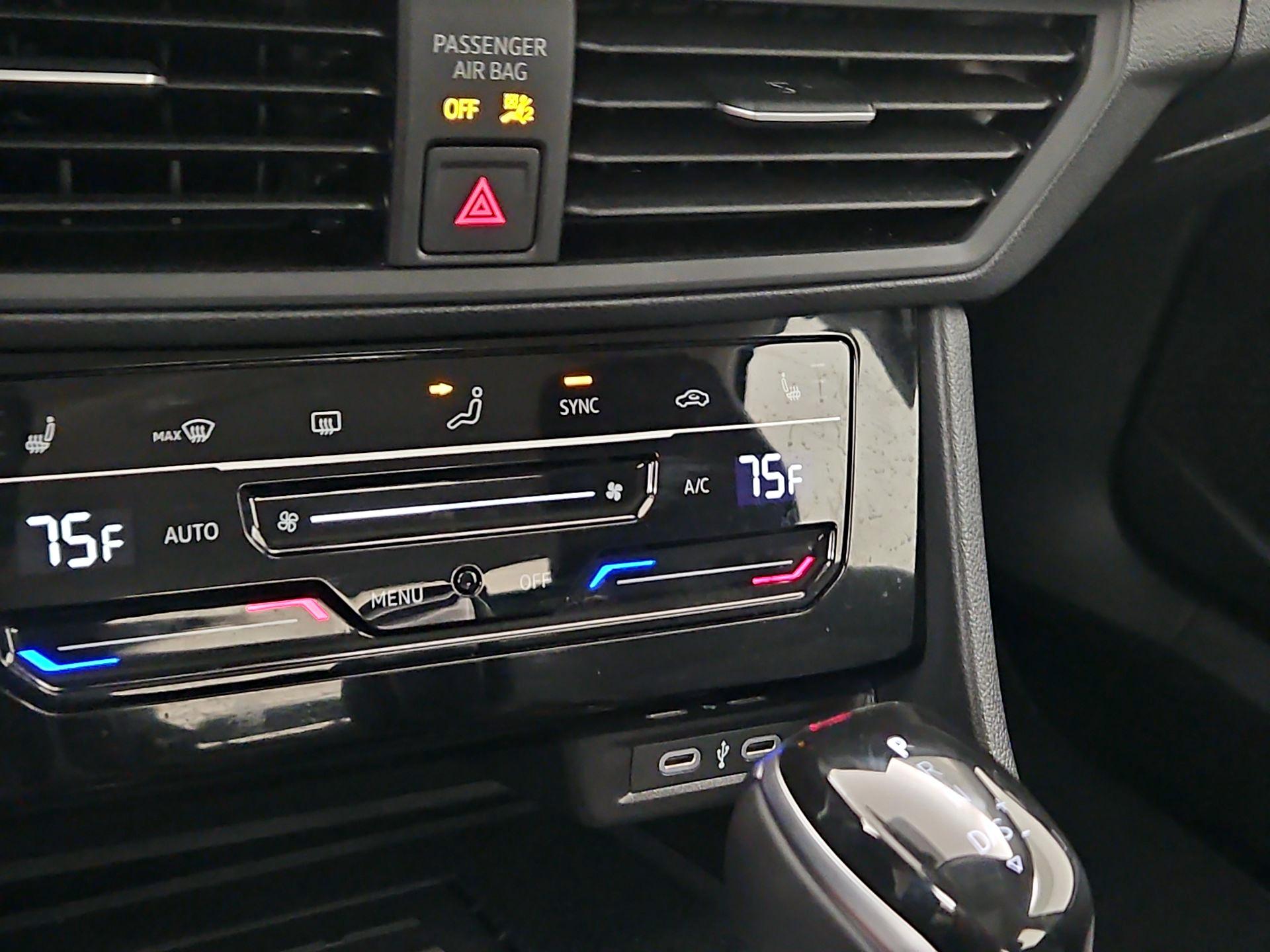 Thumbnail: 2025 Volkswagen Jetta - 16