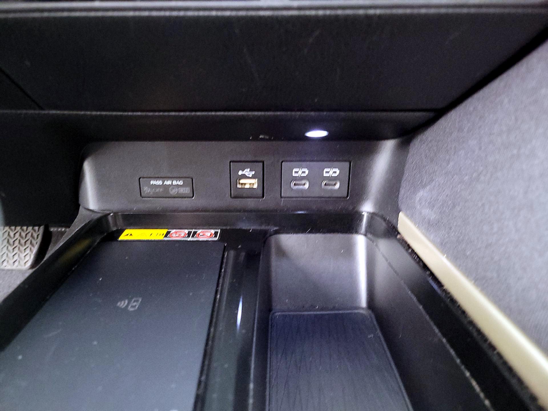 Thumbnail: 2025 Toyota Camry - 18