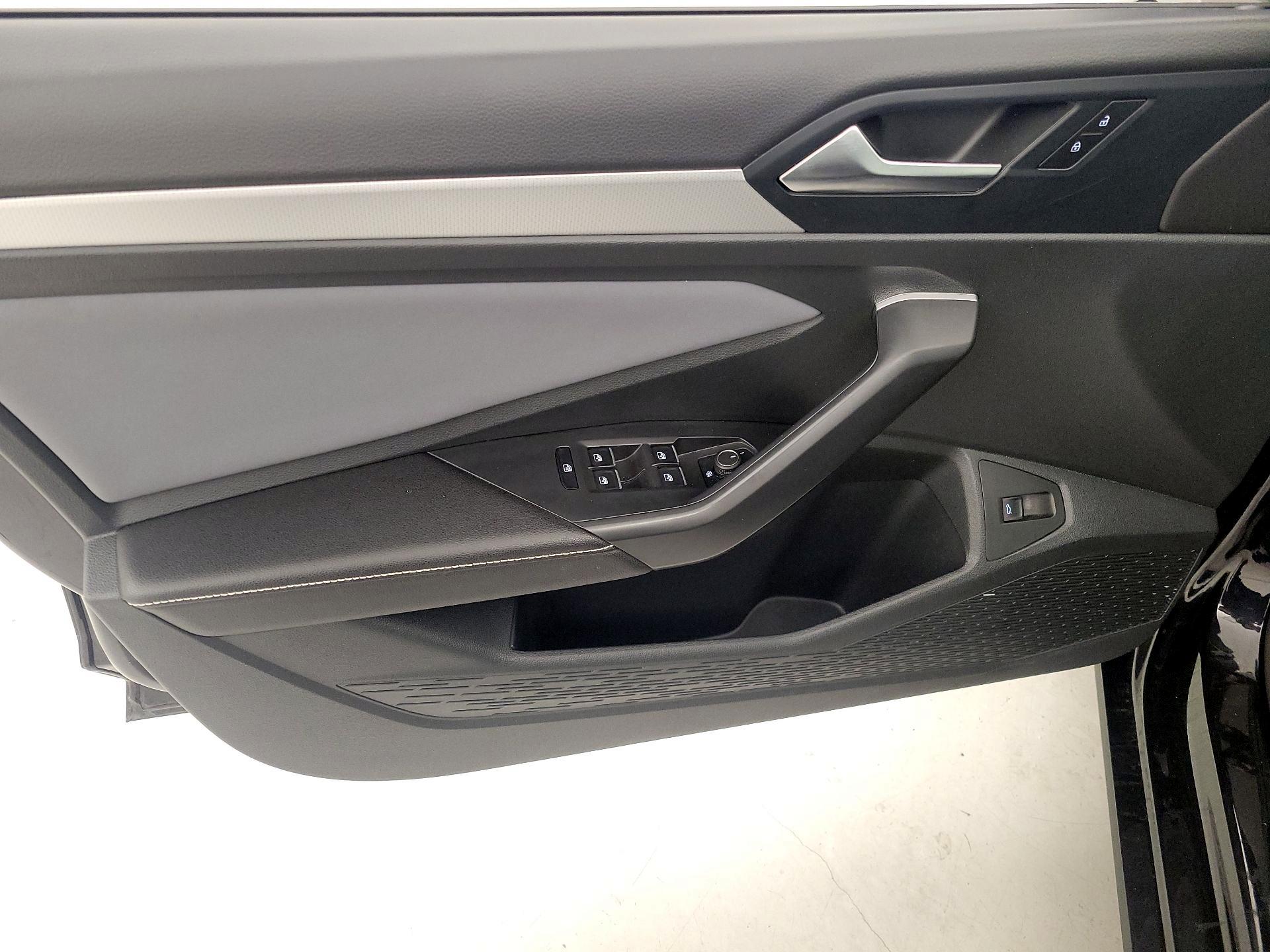 Thumbnail: 2025 Volkswagen Jetta - 12