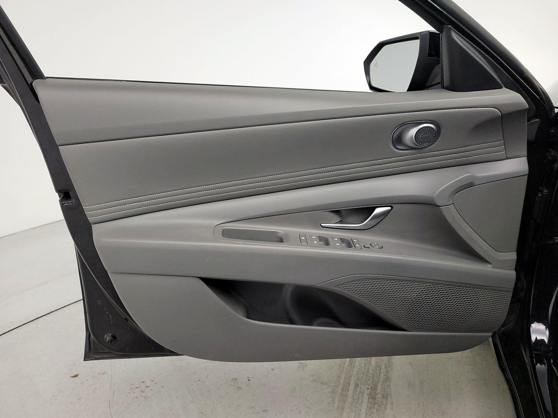 Thumbnail: 2025 Hyundai Elantra - 12