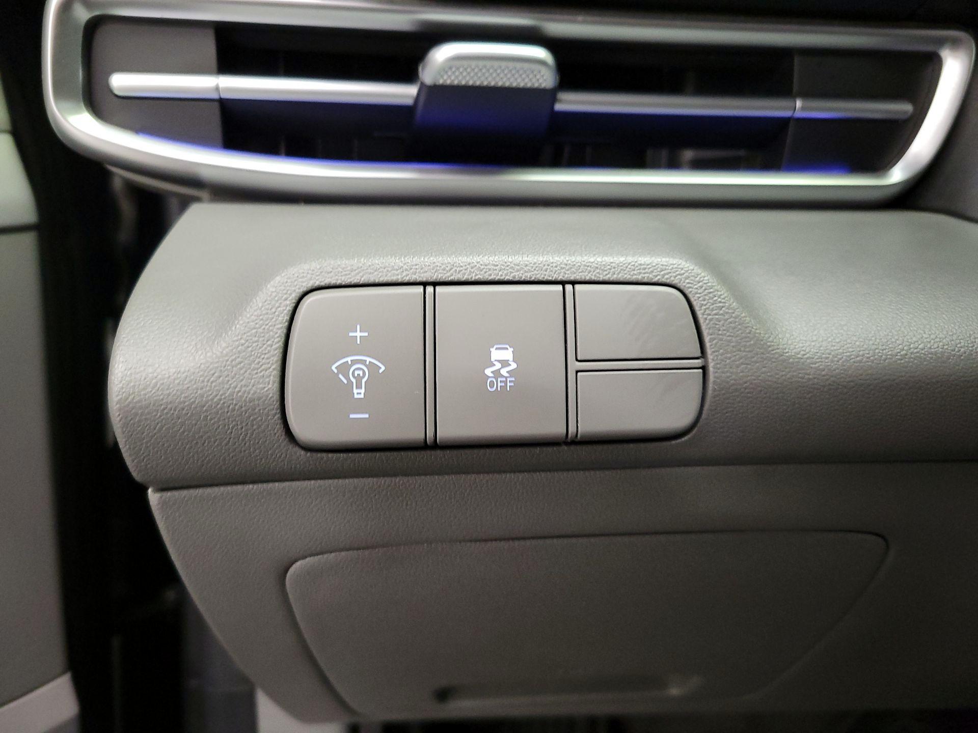 Thumbnail: 2025 Hyundai Elantra - 13