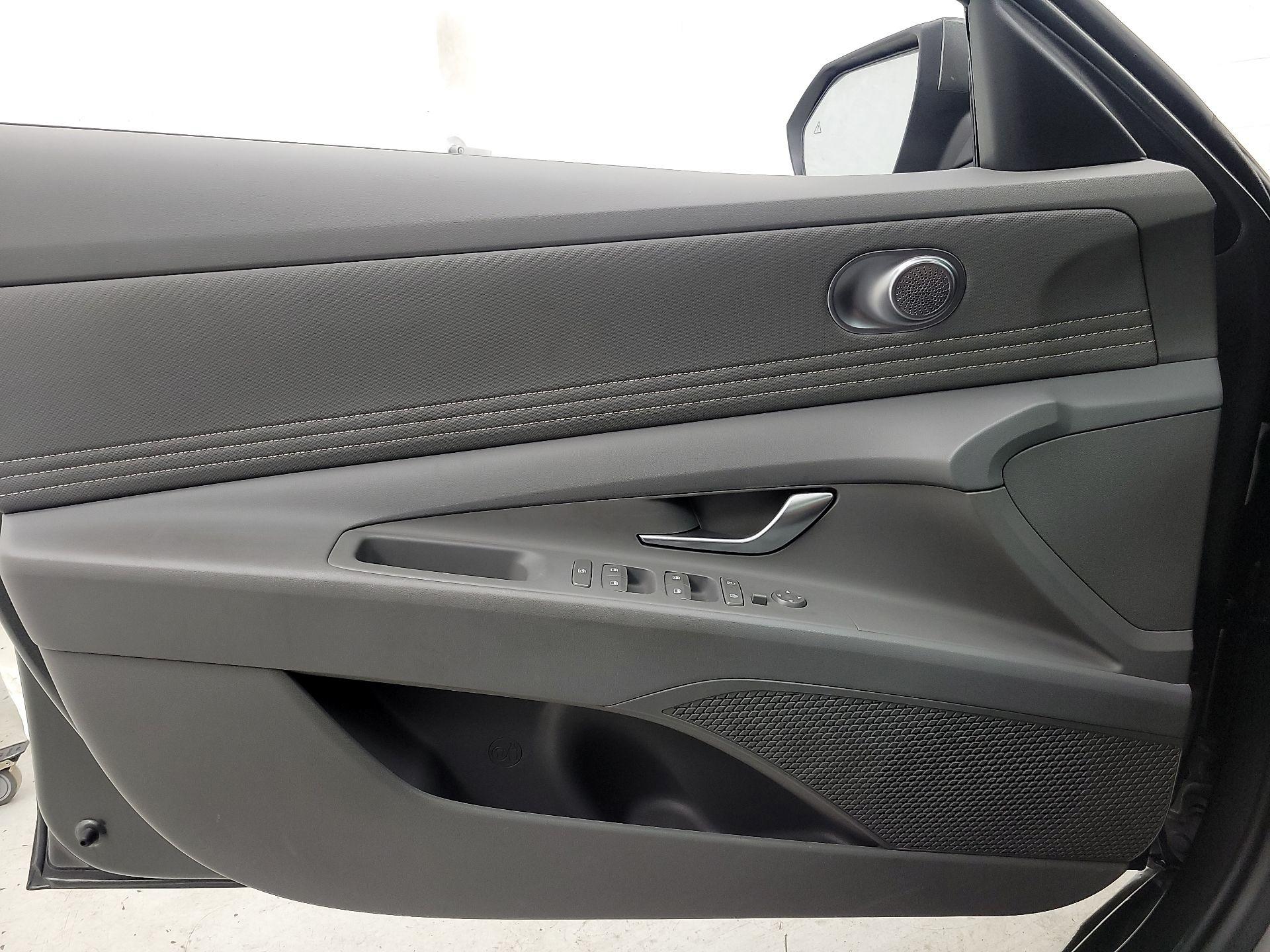 Thumbnail: 2025 Hyundai Elantra - 12