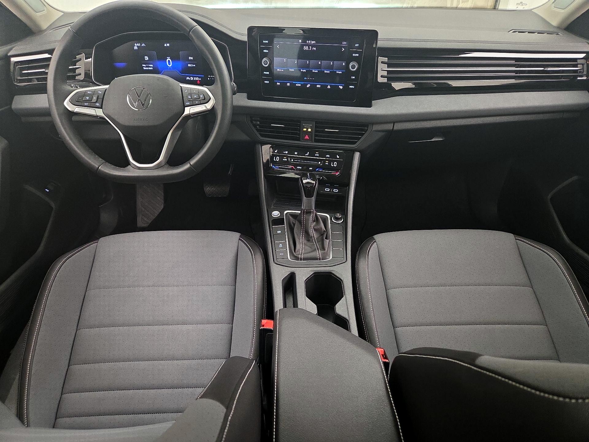 Thumbnail: 2025 Volkswagen Jetta - 9