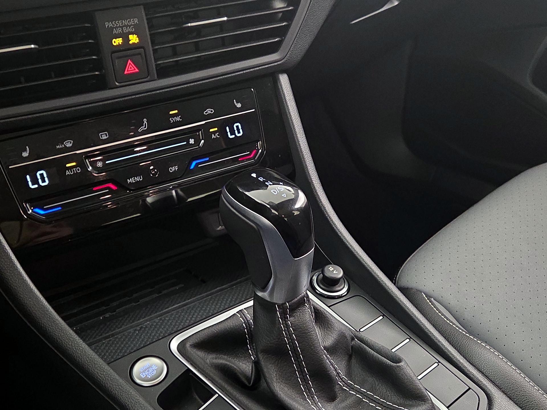 Thumbnail: 2025 Volkswagen Jetta - 17