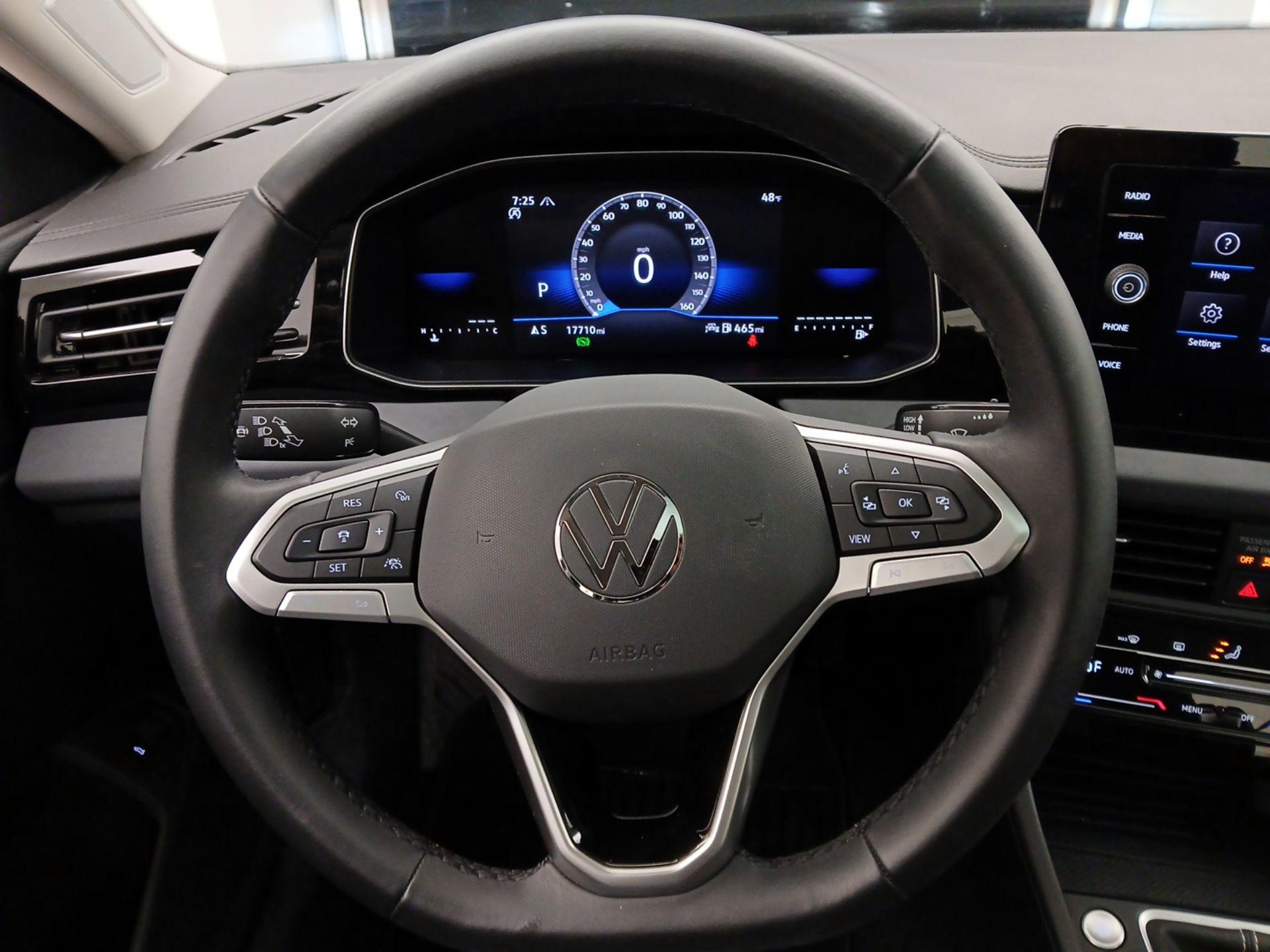 Thumbnail: 2025 Volkswagen Jetta - 10