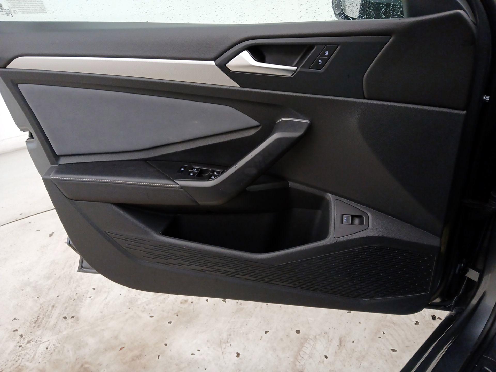 Thumbnail: 2025 Volkswagen Jetta - 12