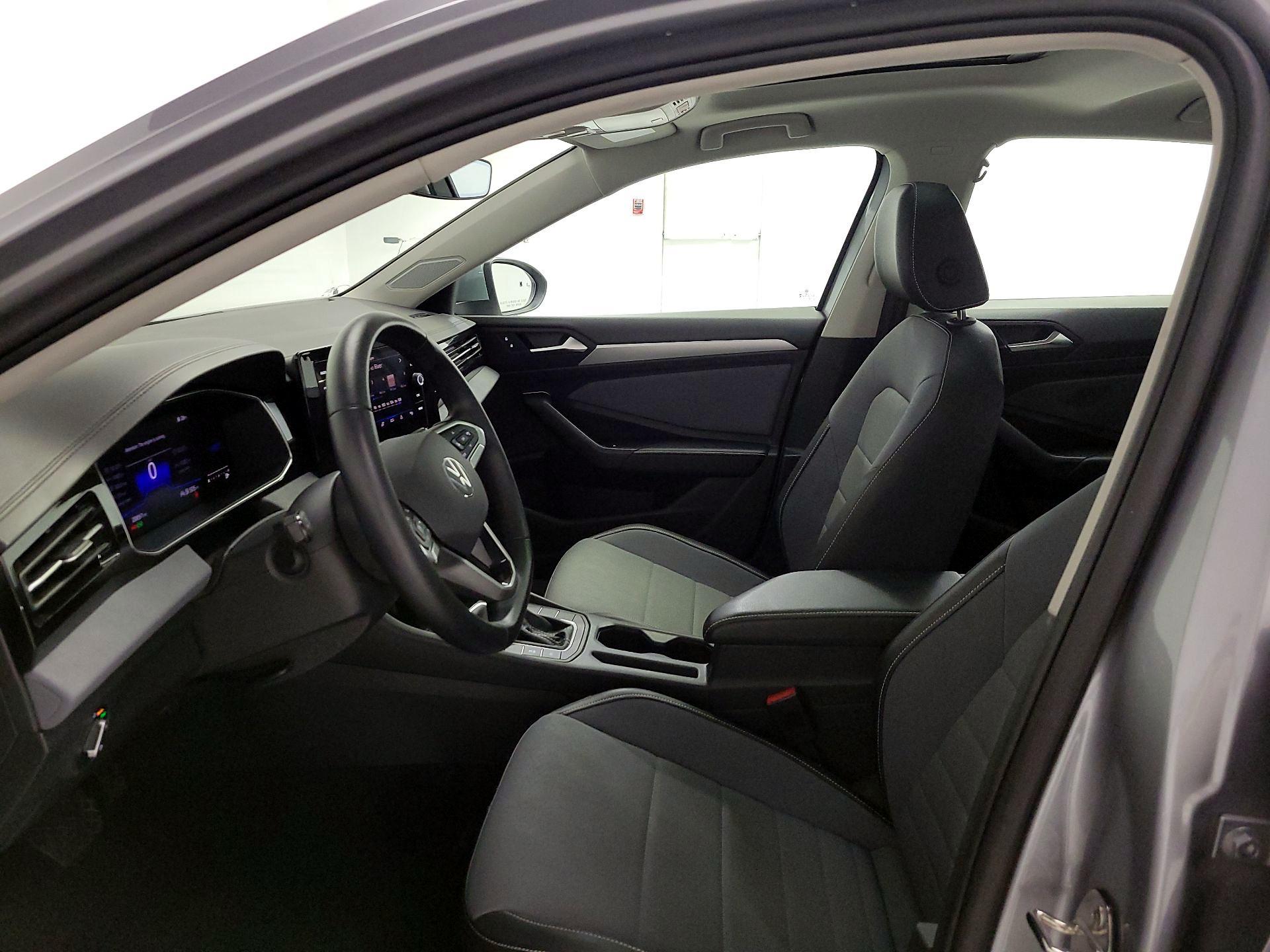 Thumbnail: 2025 Volkswagen Jetta - 11