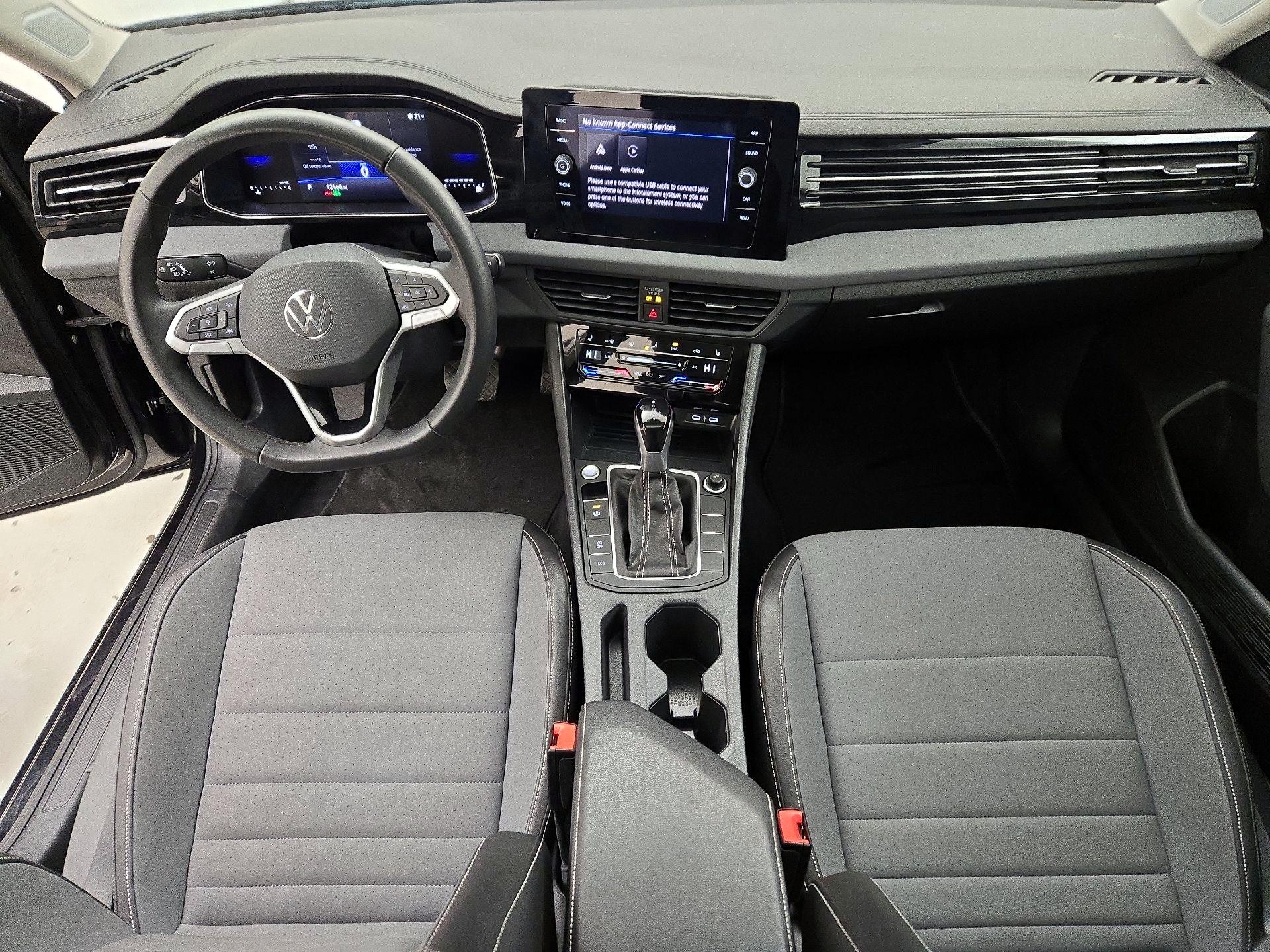 Thumbnail: 2025 Volkswagen Jetta - 9