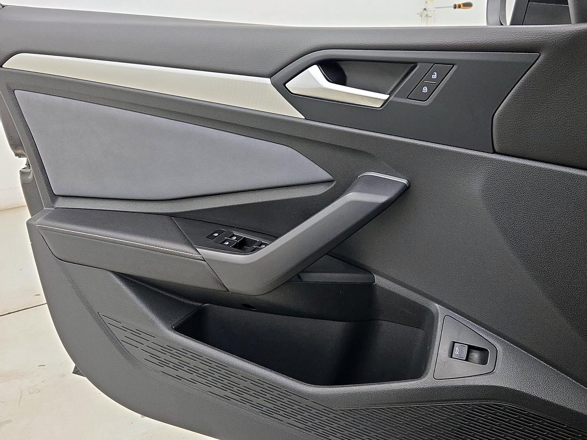 Thumbnail: 2025 Volkswagen Jetta - 12