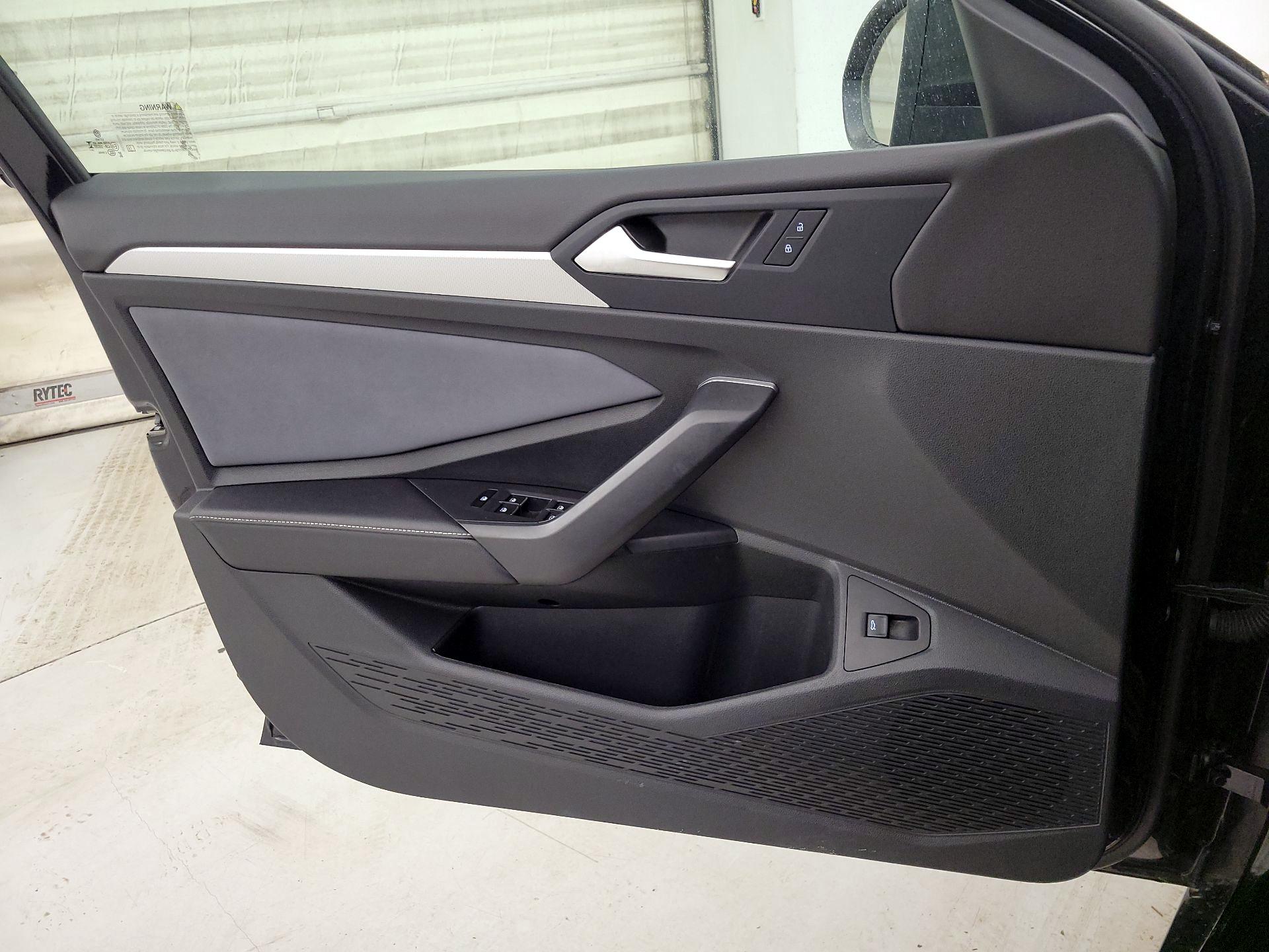 Thumbnail: 2025 Volkswagen Jetta - 12