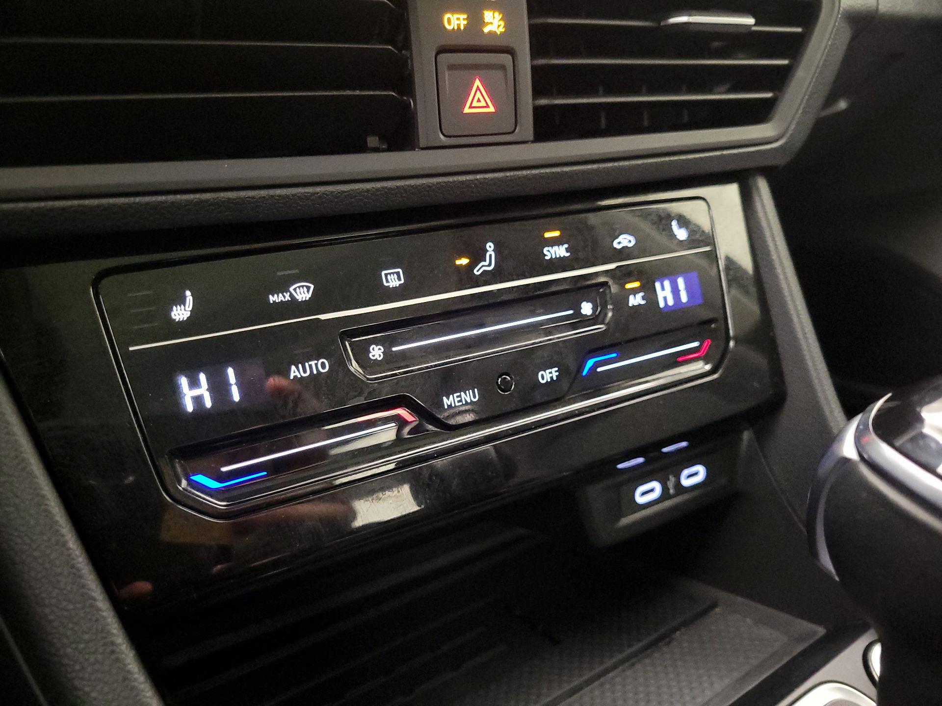 Thumbnail: 2025 Volkswagen Jetta - 16